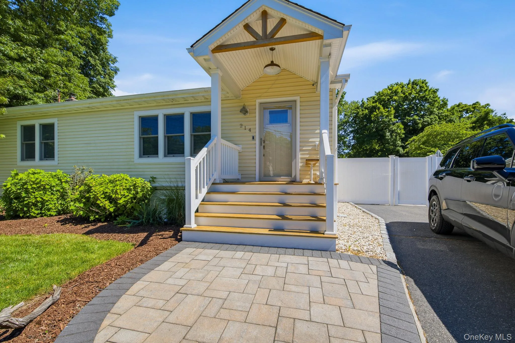 214 Pleasant Street, Islip, NY, 3 Bedrooms Bedrooms, 13 Rooms Rooms,3 BathroomsBathrooms,Residential,For Rent,Pleasant,0,1008040 214 Pleasant Street, Islip, NY, 3 Bedrooms Bedrooms, 13 Rooms Rooms,3 BathroomsBathrooms,Residential,For Rent,Pleasant,0,1008040