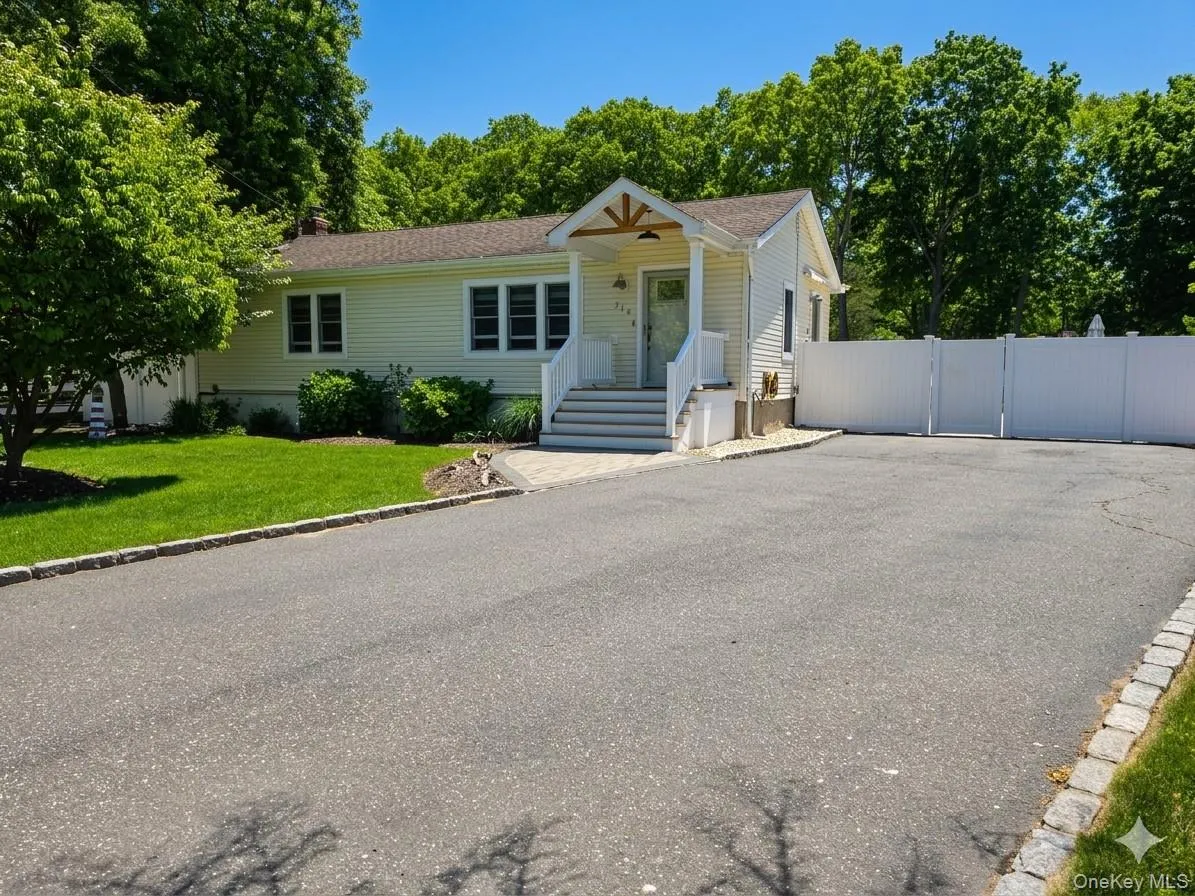 214 Pleasant Street, Islip, NY, 3 Bedrooms Bedrooms, 13 Rooms Rooms,3 BathroomsBathrooms,Residential,For Rent,Pleasant,0,1008040 214 Pleasant Street, Islip, NY, 3 Bedrooms Bedrooms, 13 Rooms Rooms,3 BathroomsBathrooms,Residential,For Rent,Pleasant,0,1008040