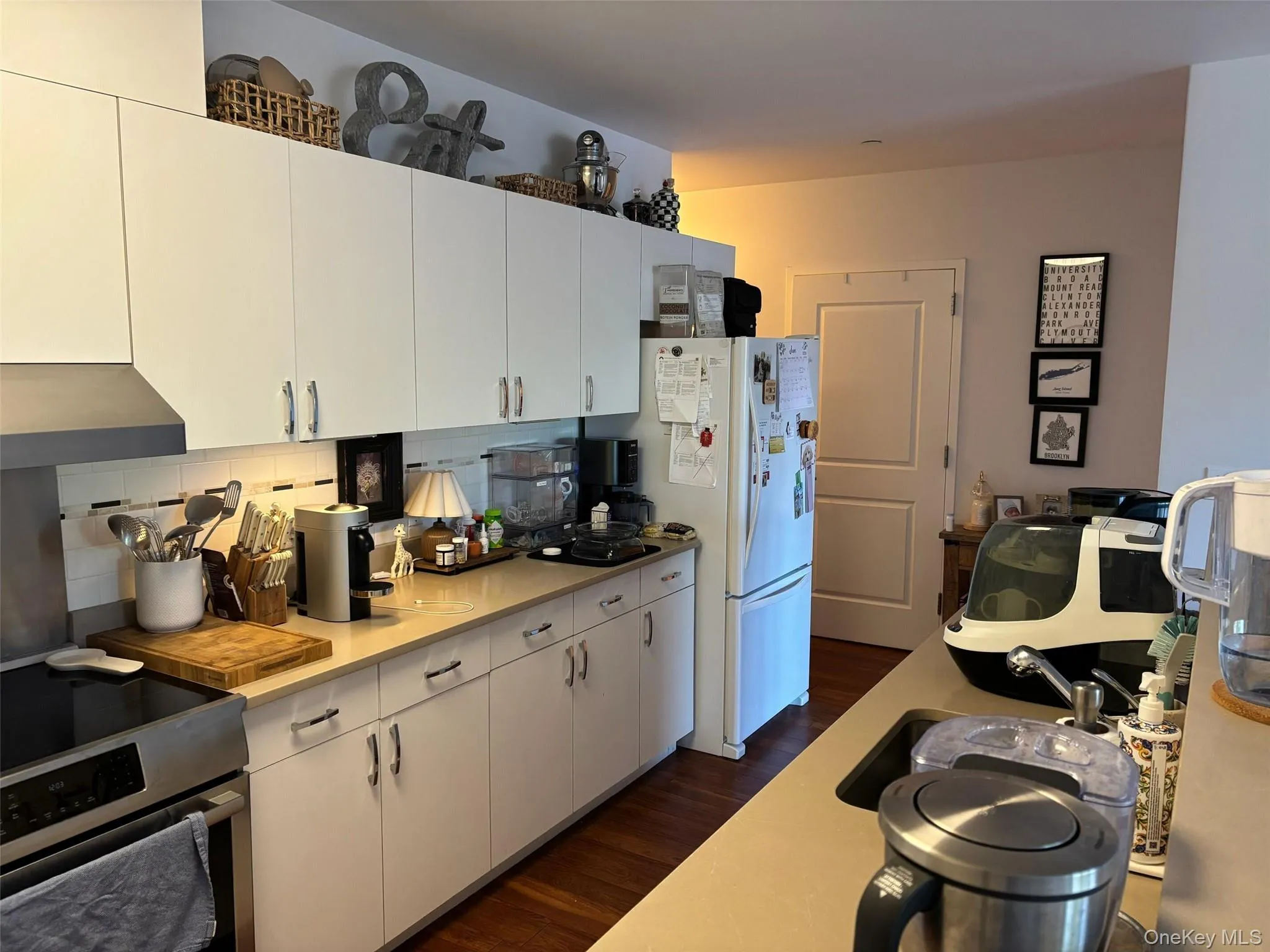 425 New York Avenue, Huntington, NY, 2 Bedrooms Bedrooms, 5 Rooms Rooms,2 BathroomsBathrooms,Residential Lease,For Rent,New York,0,1008041 425 New York Avenue, Huntington, NY, 2 Bedrooms Bedrooms, 5 Rooms Rooms,2 BathroomsBathrooms,Residential Lease,For Rent,New York,0,1008041