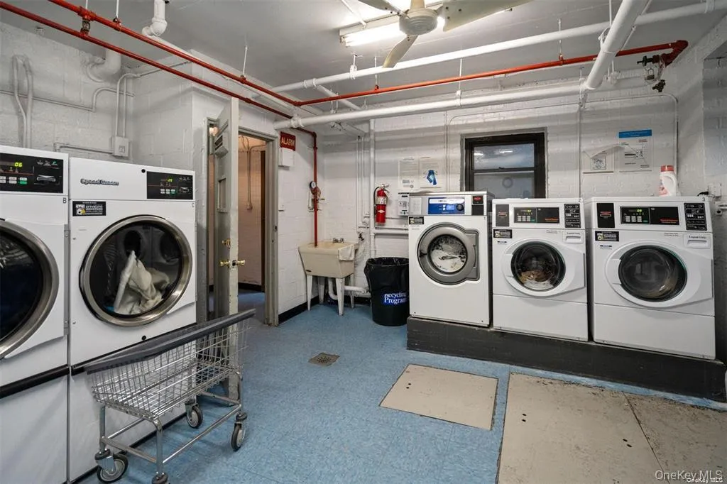 32-43 91 Street, New York, NY, 2 Bedrooms Bedrooms, 5 Rooms Rooms,1 BathroomBathrooms,Residential,For Rent,91,0,1008043 32-43 91 Street, New York, NY, 2 Bedrooms Bedrooms, 5 Rooms Rooms,1 BathroomBathrooms,Residential,For Rent,91,0,1008043