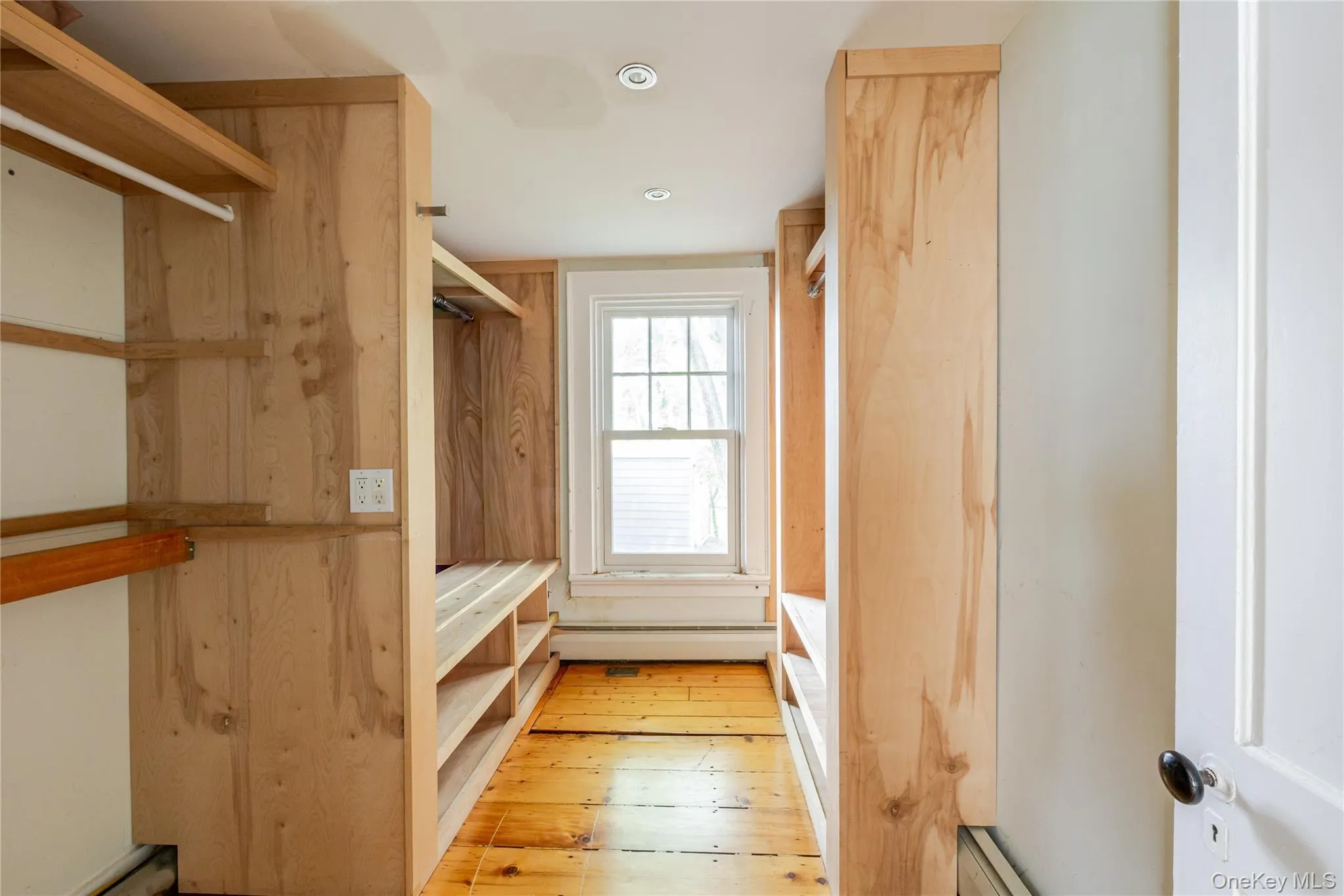 16 Worth Avenue, Hudson, NY, 3 Bedrooms Bedrooms, 10 Rooms Rooms,2 BathroomsBathrooms,Residential,For Rent,Worth,0,1008046 16 Worth Avenue, Hudson, NY, 3 Bedrooms Bedrooms, 10 Rooms Rooms,2 BathroomsBathrooms,Residential,For Rent,Worth,0,1008046