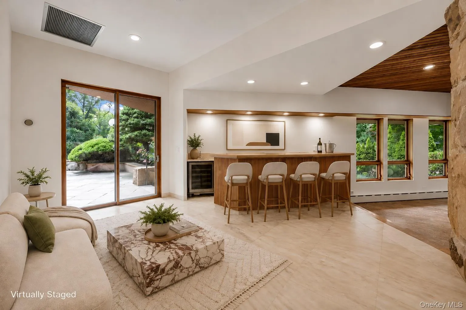 Virtually Staged-Wet Bar Virtually Staged-Wet Bar
