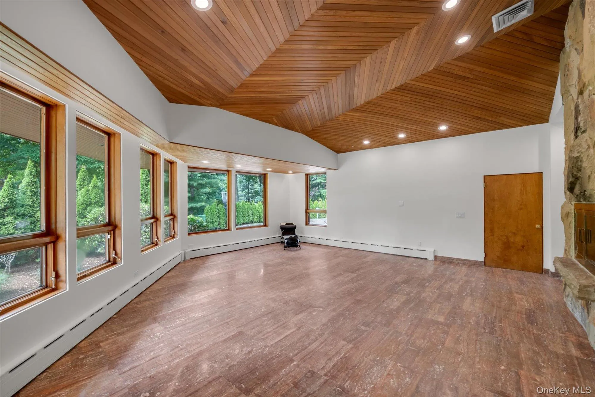 17 Forest Drive, North Hempstead, NY, 5 Bedrooms Bedrooms, 14 Rooms Rooms,5 BathroomsBathrooms,Residential,For Rent,Forest,0,1008047 17 Forest Drive, North Hempstead, NY, 5 Bedrooms Bedrooms, 14 Rooms Rooms,5 BathroomsBathrooms,Residential,For Rent,Forest,0,1008047