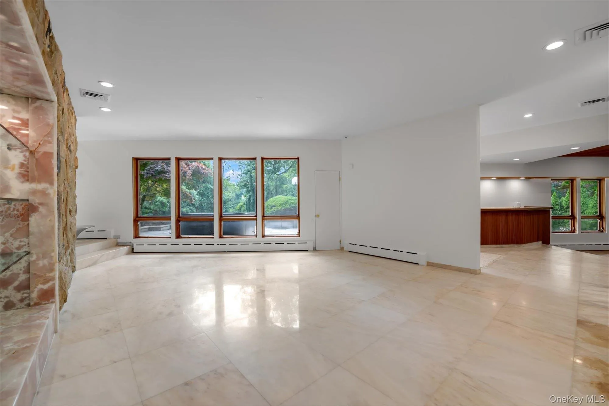 17 Forest Drive, North Hempstead, NY, 5 Bedrooms Bedrooms, 14 Rooms Rooms,5 BathroomsBathrooms,Residential,For Rent,Forest,0,1008047 17 Forest Drive, North Hempstead, NY, 5 Bedrooms Bedrooms, 14 Rooms Rooms,5 BathroomsBathrooms,Residential,For Rent,Forest,0,1008047