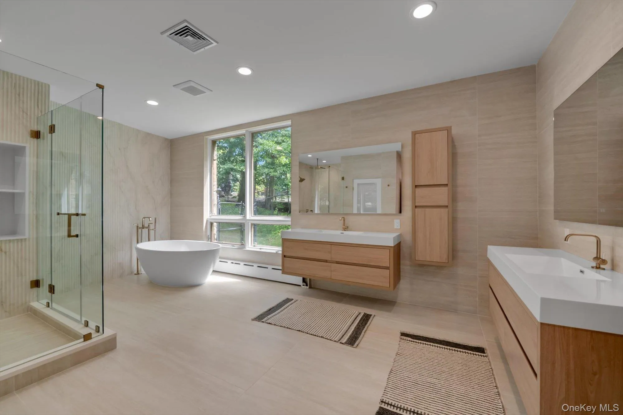 17 Forest Drive, North Hempstead, NY, 5 Bedrooms Bedrooms, 14 Rooms Rooms,5 BathroomsBathrooms,Residential,For Rent,Forest,0,1008047 17 Forest Drive, North Hempstead, NY, 5 Bedrooms Bedrooms, 14 Rooms Rooms,5 BathroomsBathrooms,Residential,For Rent,Forest,0,1008047