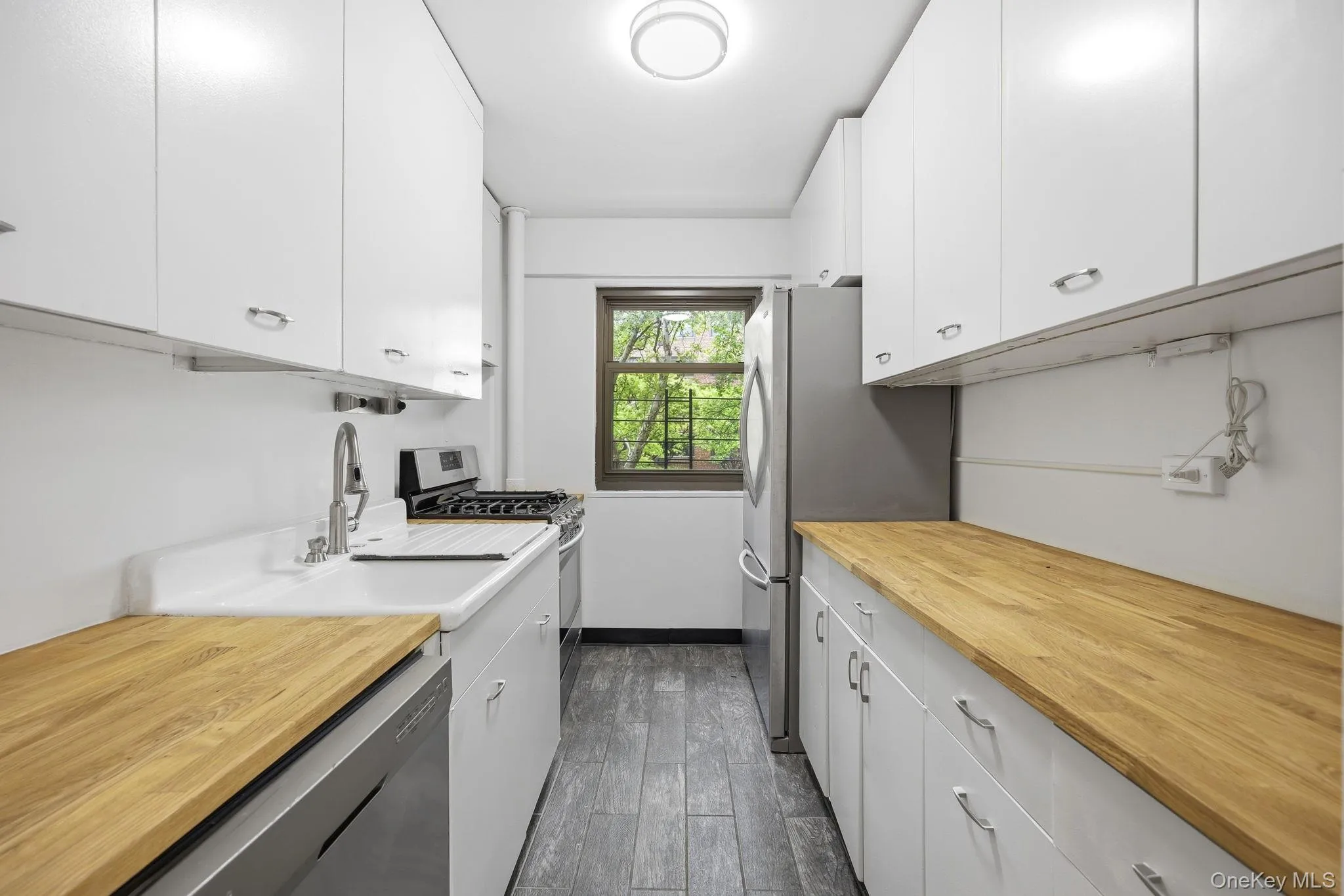 33-52 Crescent Street, New York, NY, 2 Bedrooms Bedrooms, 5 Rooms Rooms,1 BathroomBathrooms,Residential,For Rent,Crescent,0,1008048 33-52 Crescent Street, New York, NY, 2 Bedrooms Bedrooms, 5 Rooms Rooms,1 BathroomBathrooms,Residential,For Rent,Crescent,0,1008048