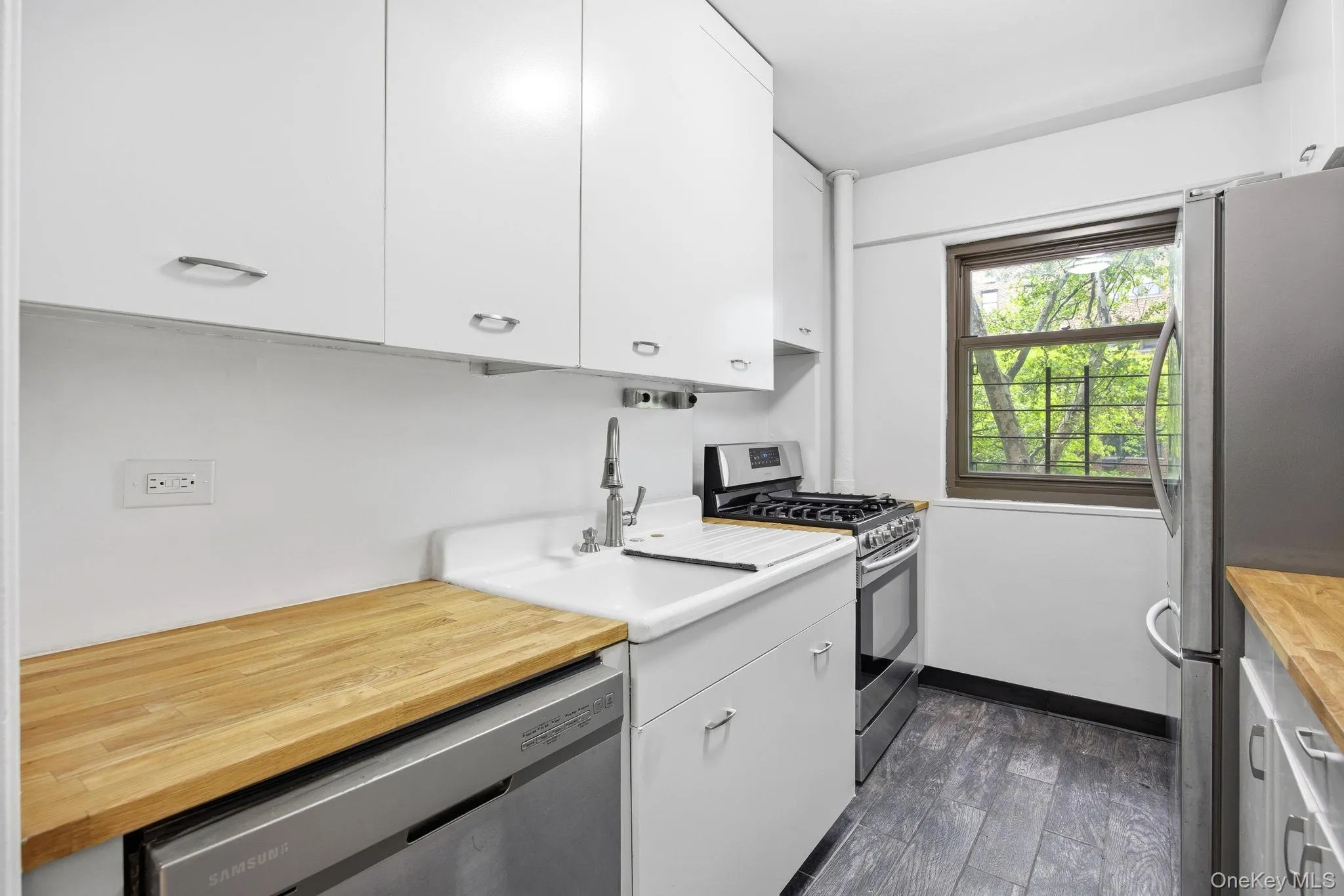 33-52 Crescent Street, New York, NY, 2 Bedrooms Bedrooms, 5 Rooms Rooms,1 BathroomBathrooms,Residential,For Rent,Crescent,0,1008048 33-52 Crescent Street, New York, NY, 2 Bedrooms Bedrooms, 5 Rooms Rooms,1 BathroomBathrooms,Residential,For Rent,Crescent,0,1008048