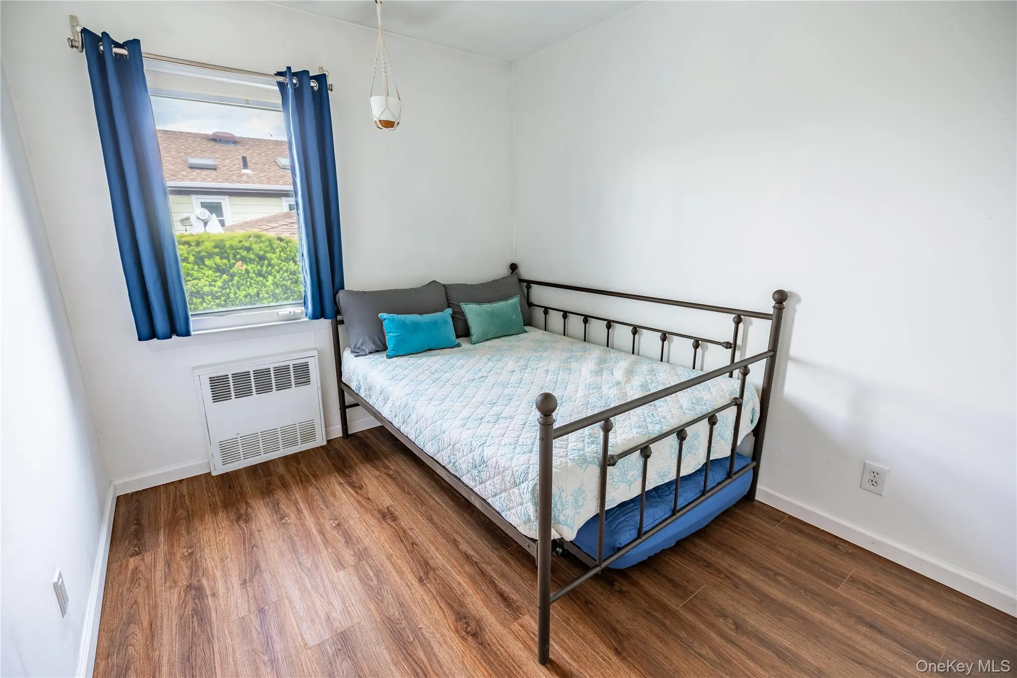 3330 Murdock Avenue, Hempstead, NY, 3 Bedrooms Bedrooms, 6 Rooms Rooms,1 BathroomBathrooms,Residential,For Rent,Murdock,0,1008052 3330 Murdock Avenue, Hempstead, NY, 3 Bedrooms Bedrooms, 6 Rooms Rooms,1 BathroomBathrooms,Residential,For Rent,Murdock,0,1008052