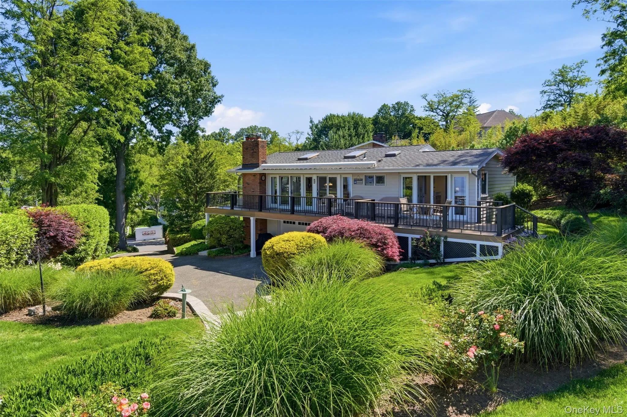 Beautifully Designed Professional Landscaping Beautifully Designed Professional Landscaping