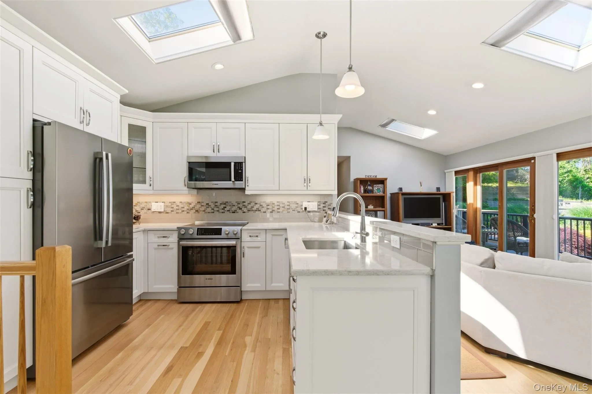 54 Westview Road, Huntington, NY, 3 Bedrooms Bedrooms, 7 Rooms Rooms,3 BathroomsBathrooms,Residential,For Rent,Westview,0,1008054 54 Westview Road, Huntington, NY, 3 Bedrooms Bedrooms, 7 Rooms Rooms,3 BathroomsBathrooms,Residential,For Rent,Westview,0,1008054