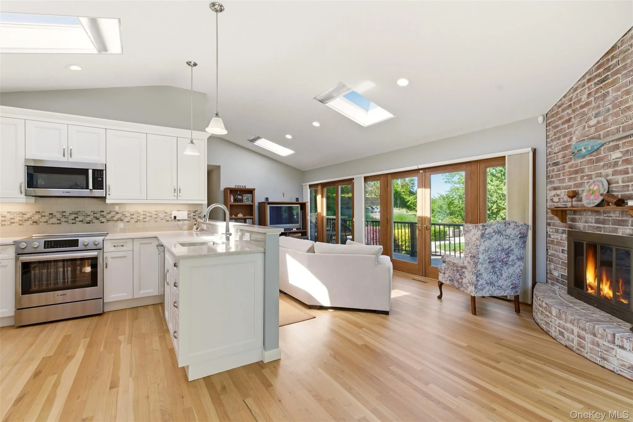 54 Westview Road, Huntington, NY, 3 Bedrooms Bedrooms, 7 Rooms Rooms,3 BathroomsBathrooms,Residential,For Rent,Westview,0,1008054 54 Westview Road, Huntington, NY, 3 Bedrooms Bedrooms, 7 Rooms Rooms,3 BathroomsBathrooms,Residential,For Rent,Westview,0,1008054