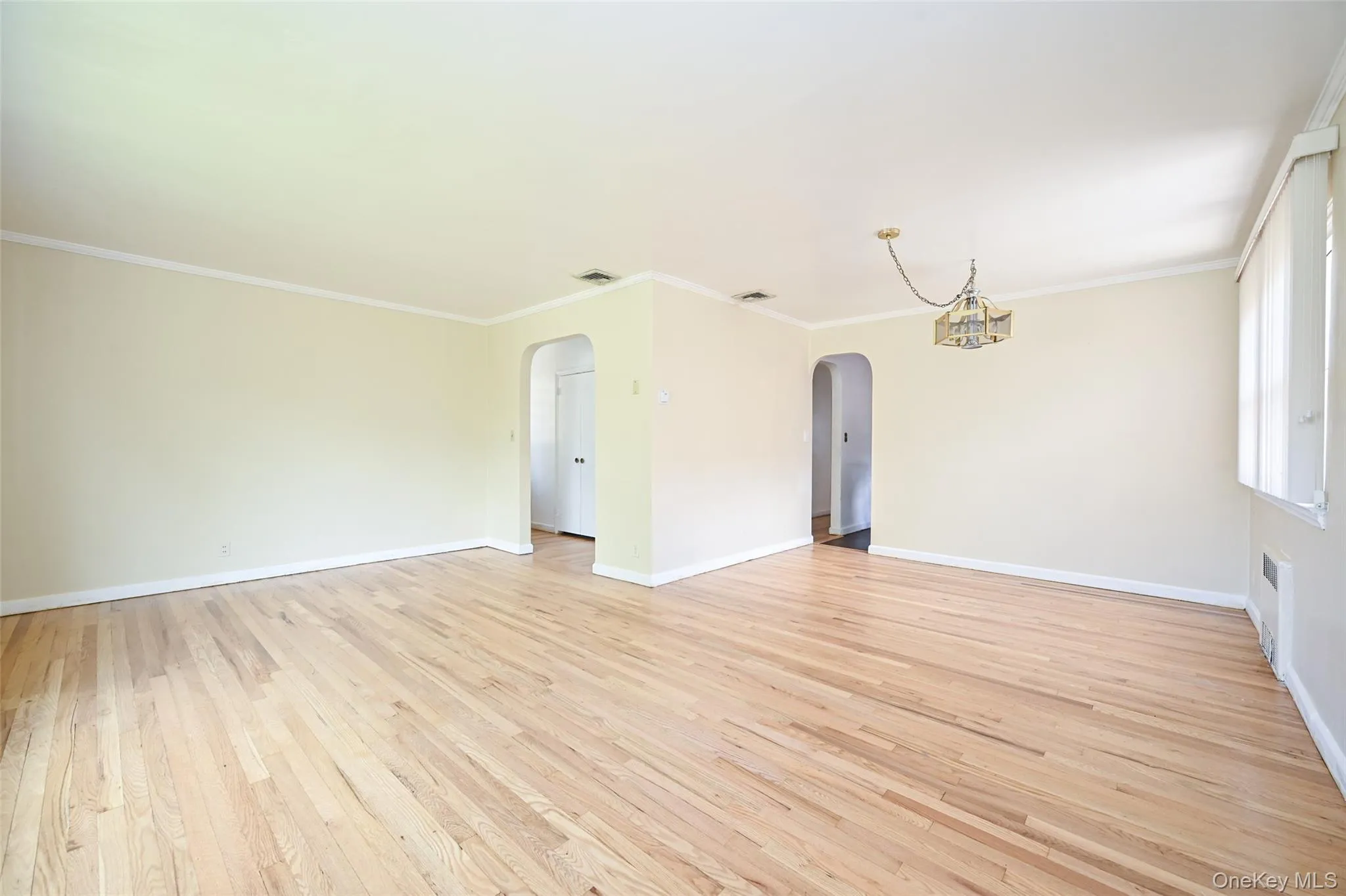 65-31 171st Street, New York, NY, 3 Bedrooms Bedrooms, 10 Rooms Rooms,2 BathroomsBathrooms,Residential,For Rent,171st,0,1008061 65-31 171st Street, New York, NY, 3 Bedrooms Bedrooms, 10 Rooms Rooms,2 BathroomsBathrooms,Residential,For Rent,171st,0,1008061