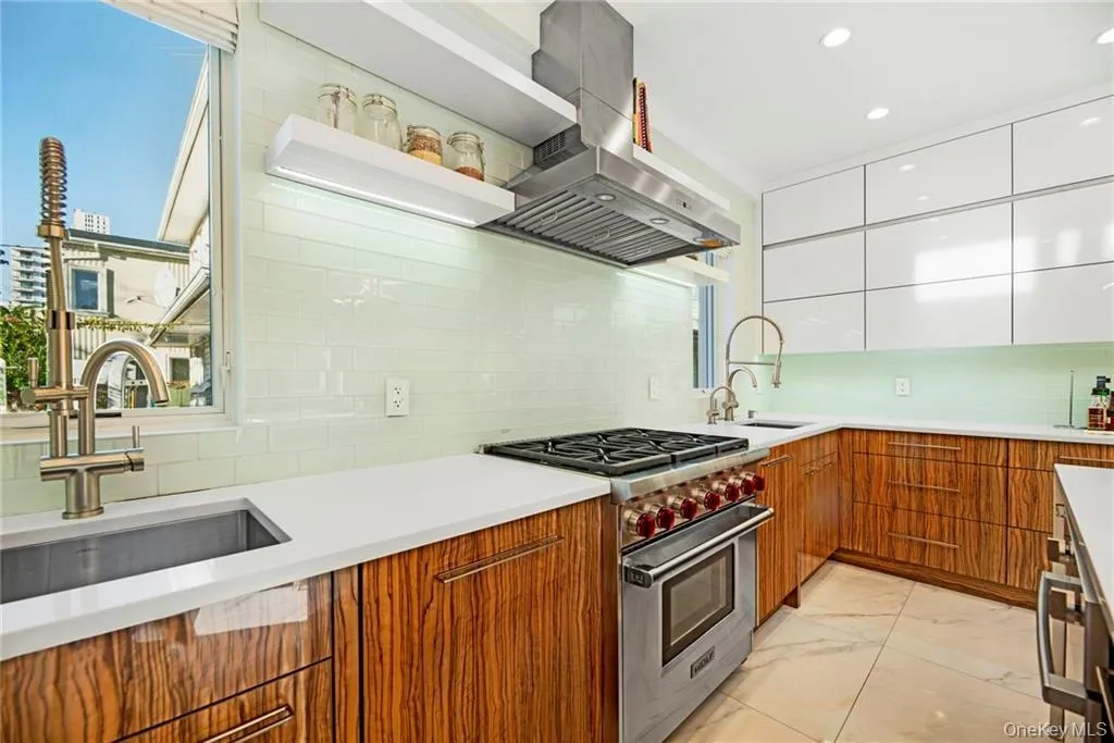 262 End Avenue, New York, NY, 6 Bedrooms Bedrooms, 10 Rooms Rooms,4 BathroomsBathrooms,Residential,For Rent,End,0,1008068 262 End Avenue, New York, NY, 6 Bedrooms Bedrooms, 10 Rooms Rooms,4 BathroomsBathrooms,Residential,For Rent,End,0,1008068