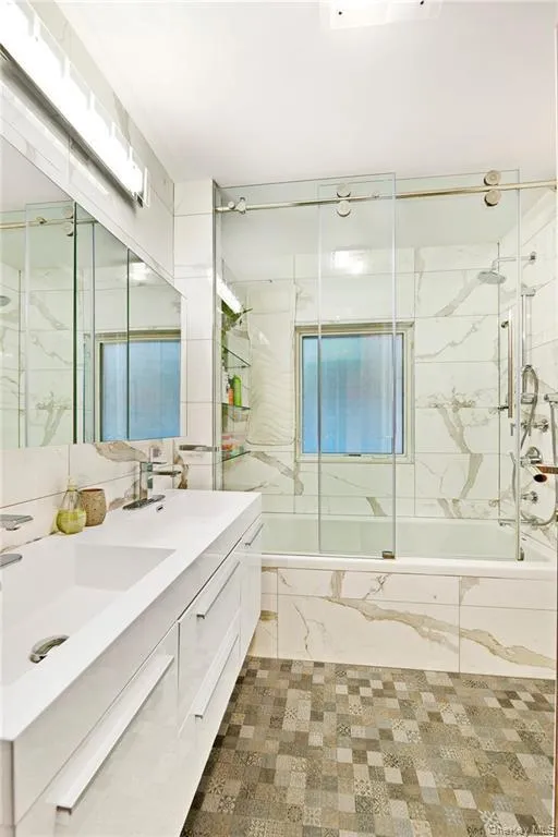 262 End Avenue, New York, NY, 6 Bedrooms Bedrooms, 10 Rooms Rooms,4 BathroomsBathrooms,Residential,For Rent,End,0,1008068 262 End Avenue, New York, NY, 6 Bedrooms Bedrooms, 10 Rooms Rooms,4 BathroomsBathrooms,Residential,For Rent,End,0,1008068