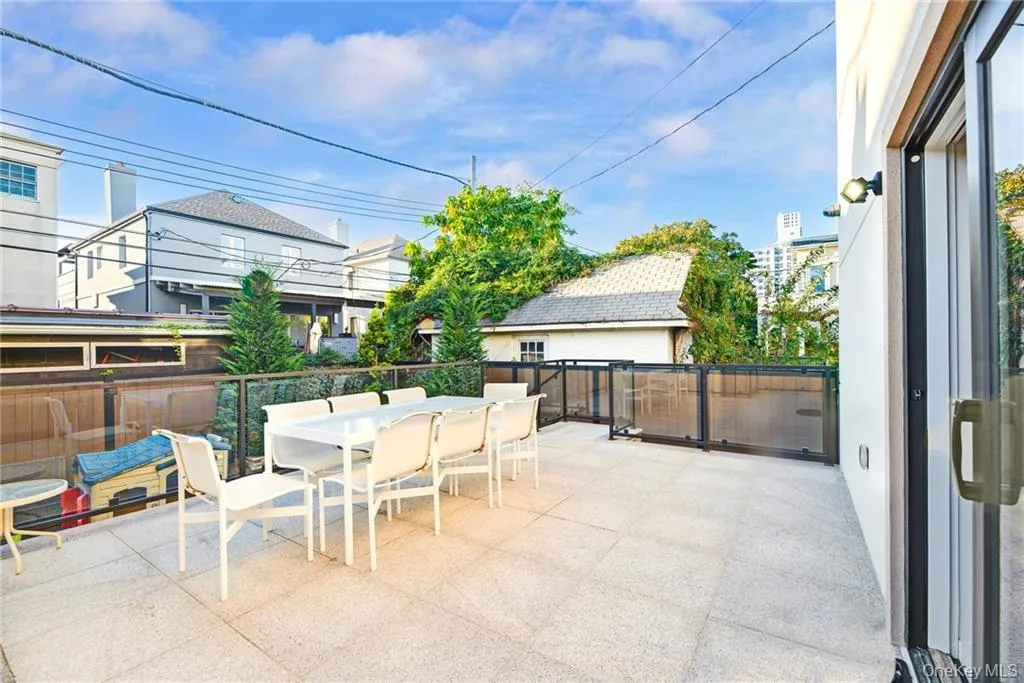 262 End Avenue, New York, NY, 6 Bedrooms Bedrooms, 10 Rooms Rooms,4 BathroomsBathrooms,Residential,For Rent,End,0,1008068 262 End Avenue, New York, NY, 6 Bedrooms Bedrooms, 10 Rooms Rooms,4 BathroomsBathrooms,Residential,For Rent,End,0,1008068