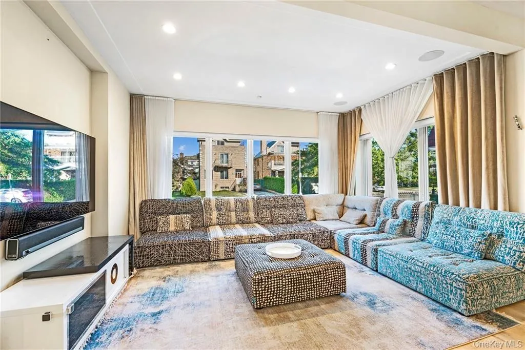262 End Avenue, New York, NY, 6 Bedrooms Bedrooms, 10 Rooms Rooms,4 BathroomsBathrooms,Residential,For Rent,End,0,1008068 262 End Avenue, New York, NY, 6 Bedrooms Bedrooms, 10 Rooms Rooms,4 BathroomsBathrooms,Residential,For Rent,End,0,1008068