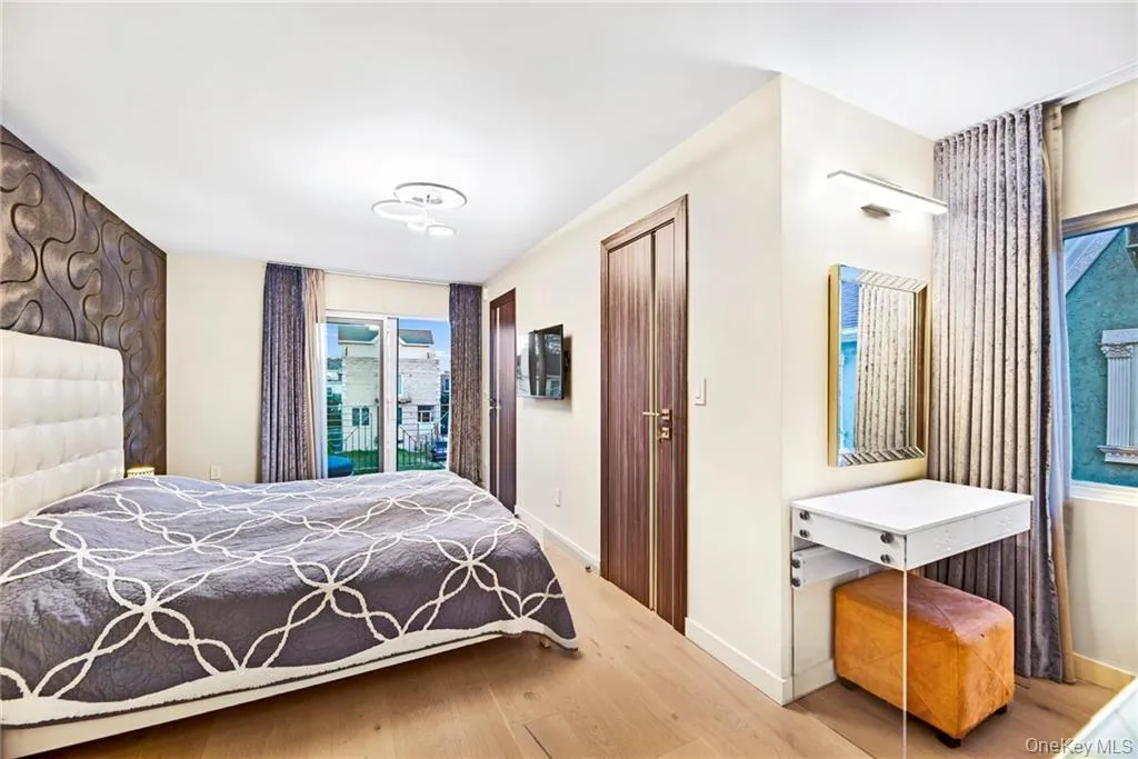 262 End Avenue, New York, NY, 6 Bedrooms Bedrooms, 10 Rooms Rooms,4 BathroomsBathrooms,Residential,For Rent,End,0,1008068 262 End Avenue, New York, NY, 6 Bedrooms Bedrooms, 10 Rooms Rooms,4 BathroomsBathrooms,Residential,For Rent,End,0,1008068