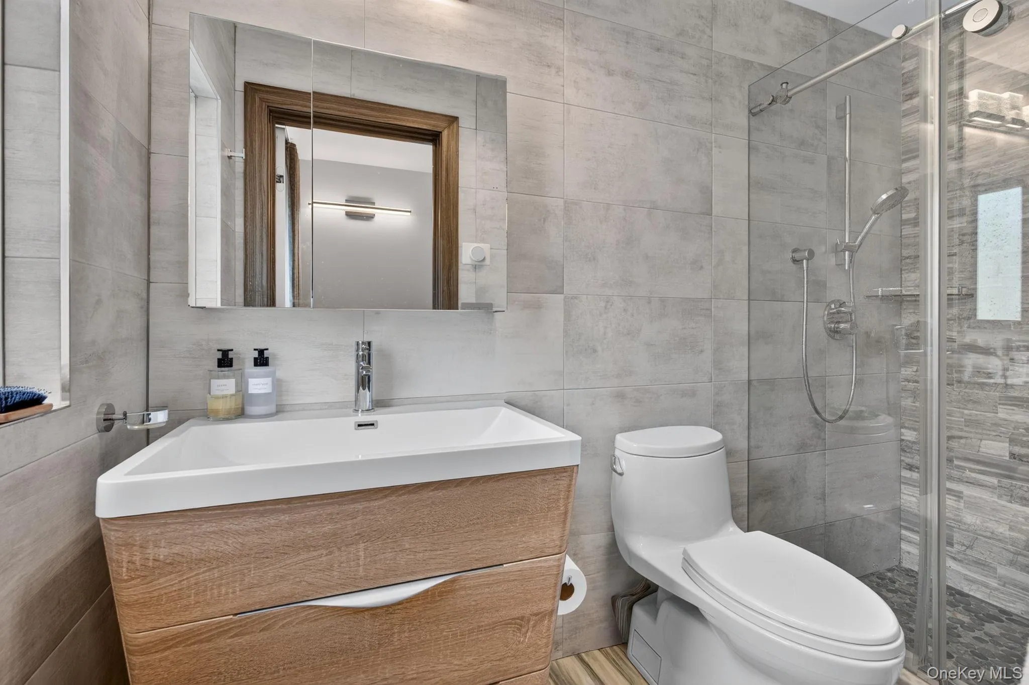 262 End Avenue, New York, NY, 6 Bedrooms Bedrooms, 10 Rooms Rooms,4 BathroomsBathrooms,Residential,For Rent,End,0,1008068 262 End Avenue, New York, NY, 6 Bedrooms Bedrooms, 10 Rooms Rooms,4 BathroomsBathrooms,Residential,For Rent,End,0,1008068