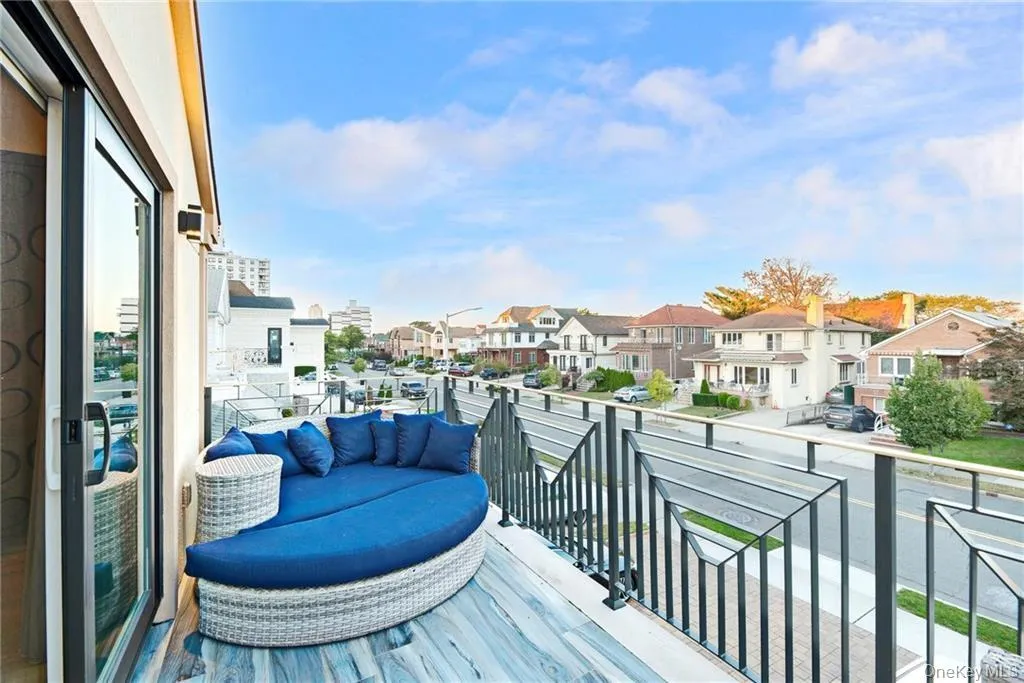262 End Avenue, New York, NY, 6 Bedrooms Bedrooms, 10 Rooms Rooms,4 BathroomsBathrooms,Residential,For Rent,End,0,1008068 262 End Avenue, New York, NY, 6 Bedrooms Bedrooms, 10 Rooms Rooms,4 BathroomsBathrooms,Residential,For Rent,End,0,1008068