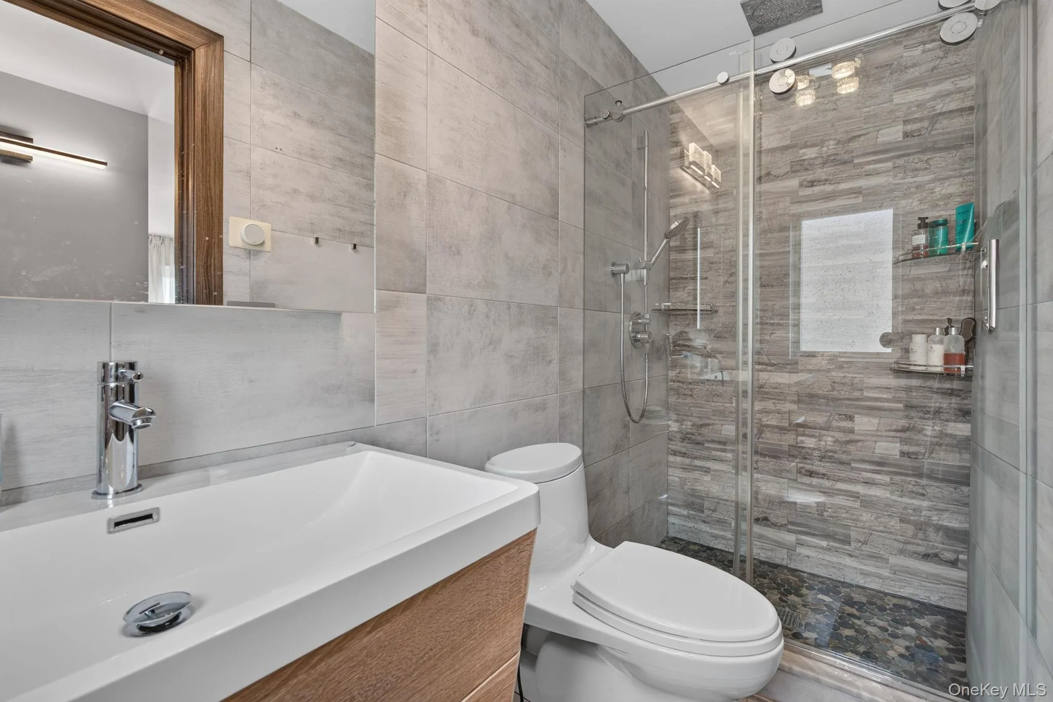 262 End Avenue, New York, NY, 6 Bedrooms Bedrooms, 10 Rooms Rooms,4 BathroomsBathrooms,Residential,For Rent,End,0,1008068 262 End Avenue, New York, NY, 6 Bedrooms Bedrooms, 10 Rooms Rooms,4 BathroomsBathrooms,Residential,For Rent,End,0,1008068