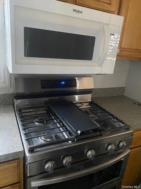 9315 240th Street, New York, NY, 3 Bedrooms Bedrooms, 5 Rooms Rooms,2 BathroomsBathrooms,Residential Lease,For Rent,240th,0,1008073 9315 240th Street, New York, NY, 3 Bedrooms Bedrooms, 5 Rooms Rooms,2 BathroomsBathrooms,Residential Lease,For Rent,240th,0,1008073