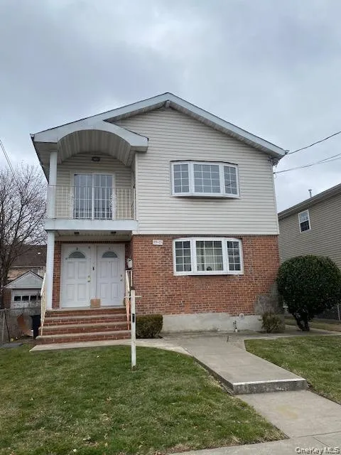 9315 240th Street, New York, NY, 3 Bedrooms Bedrooms, 5 Rooms Rooms,2 BathroomsBathrooms,Residential Lease,For Rent,240th,0,1008073 9315 240th Street, New York, NY, 3 Bedrooms Bedrooms, 5 Rooms Rooms,2 BathroomsBathrooms,Residential Lease,For Rent,240th,0,1008073