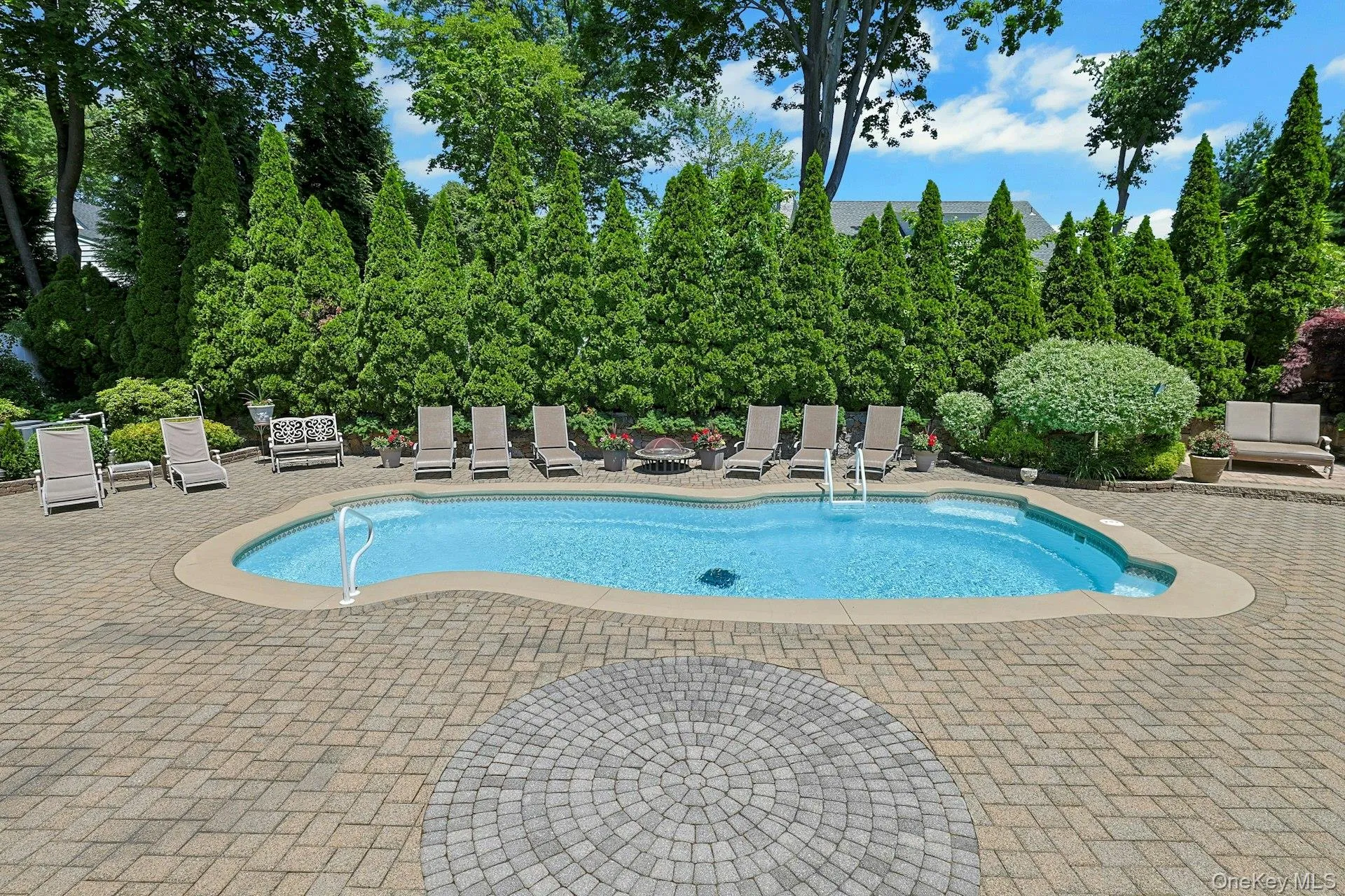 21 Soundview Drive, Eastchester, NY, 5 Bedrooms Bedrooms, 9 Rooms Rooms,3 BathroomsBathrooms,Residential,For Rent,Soundview,0,1008079 21 Soundview Drive, Eastchester, NY, 5 Bedrooms Bedrooms, 9 Rooms Rooms,3 BathroomsBathrooms,Residential,For Rent,Soundview,0,1008079