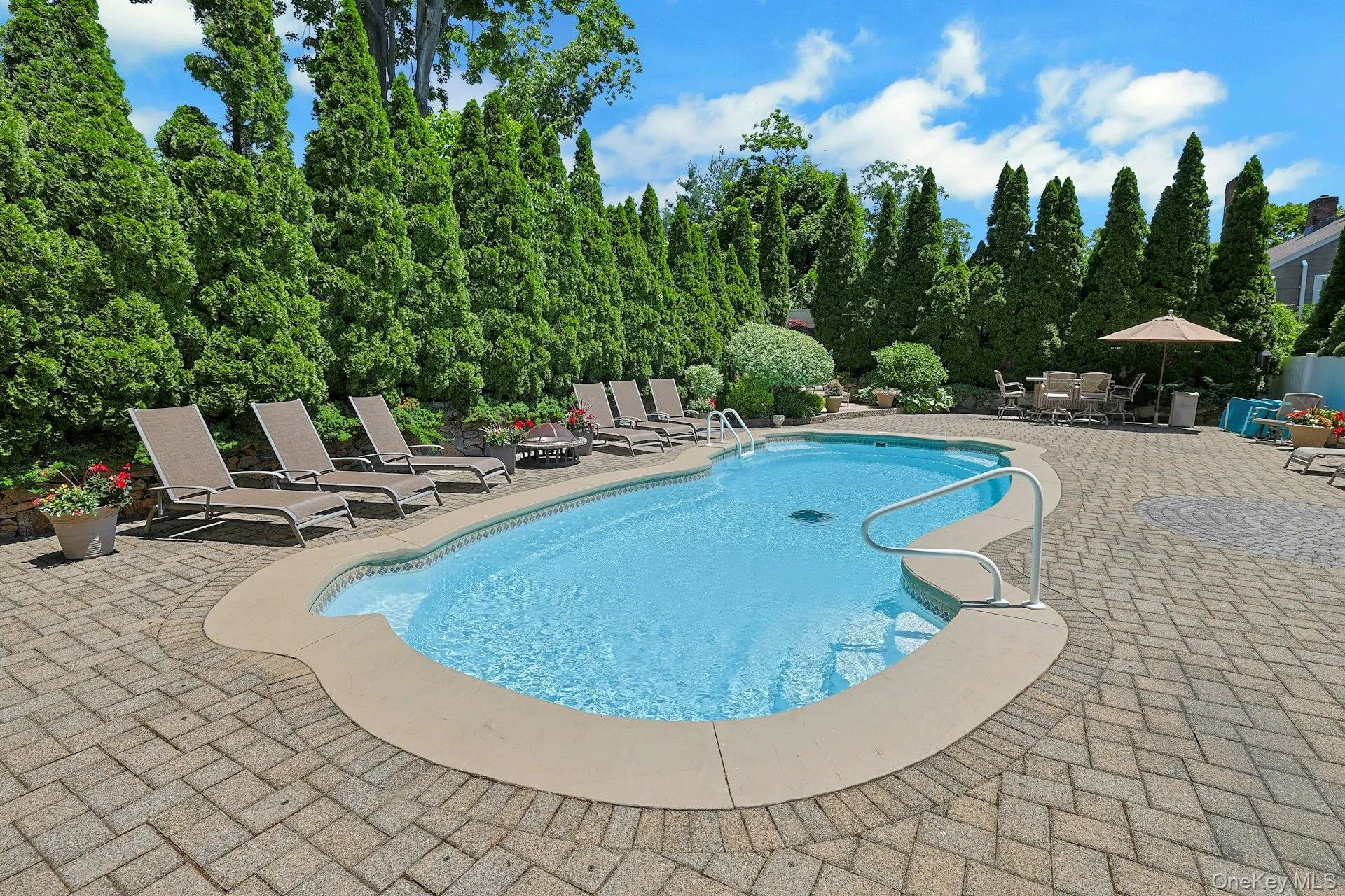 21 Soundview Drive, Eastchester, NY, 5 Bedrooms Bedrooms, 9 Rooms Rooms,3 BathroomsBathrooms,Residential,For Rent,Soundview,0,1008079 21 Soundview Drive, Eastchester, NY, 5 Bedrooms Bedrooms, 9 Rooms Rooms,3 BathroomsBathrooms,Residential,For Rent,Soundview,0,1008079