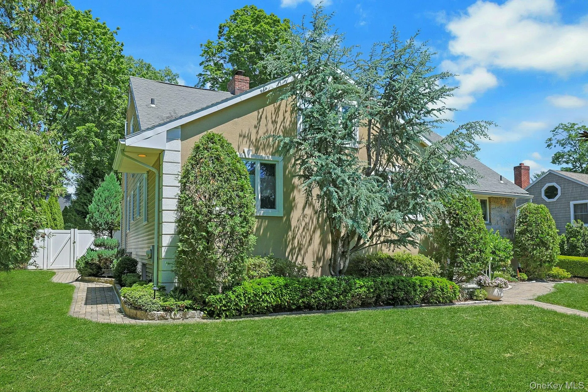 21 Soundview Drive, Eastchester, NY, 5 Bedrooms Bedrooms, 9 Rooms Rooms,3 BathroomsBathrooms,Residential,For Rent,Soundview,0,1008079 21 Soundview Drive, Eastchester, NY, 5 Bedrooms Bedrooms, 9 Rooms Rooms,3 BathroomsBathrooms,Residential,For Rent,Soundview,0,1008079