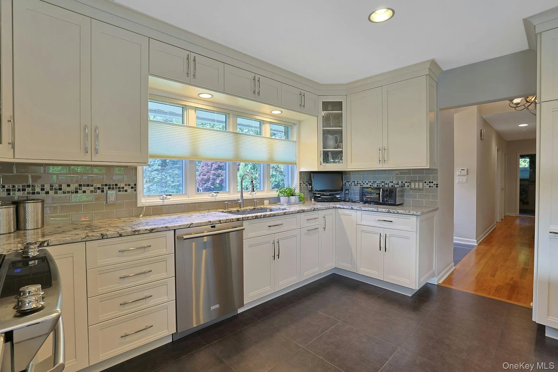 21 Soundview Drive, Eastchester, NY, 5 Bedrooms Bedrooms, 9 Rooms Rooms,3 BathroomsBathrooms,Residential,For Rent,Soundview,0,1008079 21 Soundview Drive, Eastchester, NY, 5 Bedrooms Bedrooms, 9 Rooms Rooms,3 BathroomsBathrooms,Residential,For Rent,Soundview,0,1008079