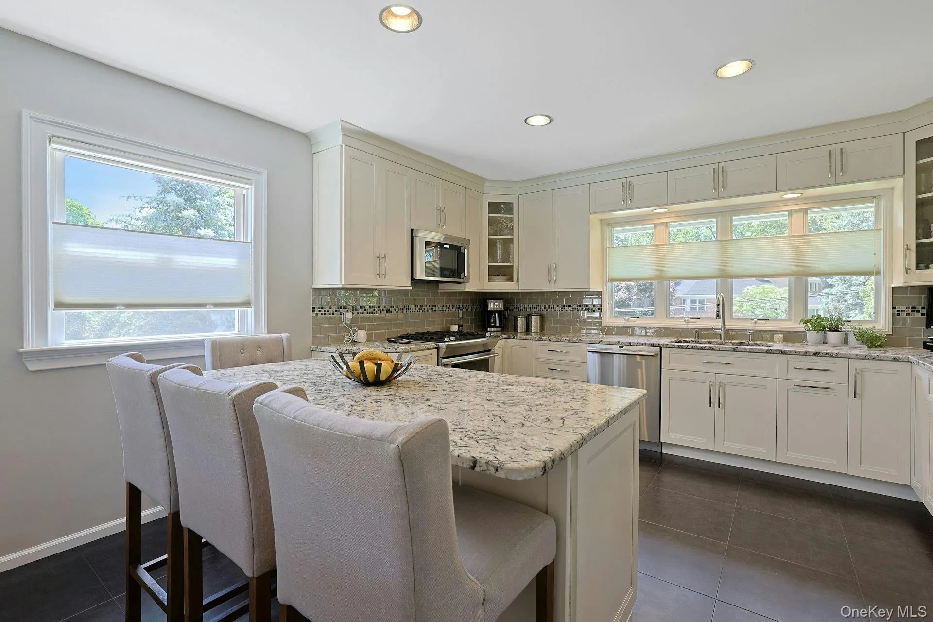 21 Soundview Drive, Eastchester, NY, 5 Bedrooms Bedrooms, 9 Rooms Rooms,3 BathroomsBathrooms,Residential,For Rent,Soundview,0,1008079 21 Soundview Drive, Eastchester, NY, 5 Bedrooms Bedrooms, 9 Rooms Rooms,3 BathroomsBathrooms,Residential,For Rent,Soundview,0,1008079
