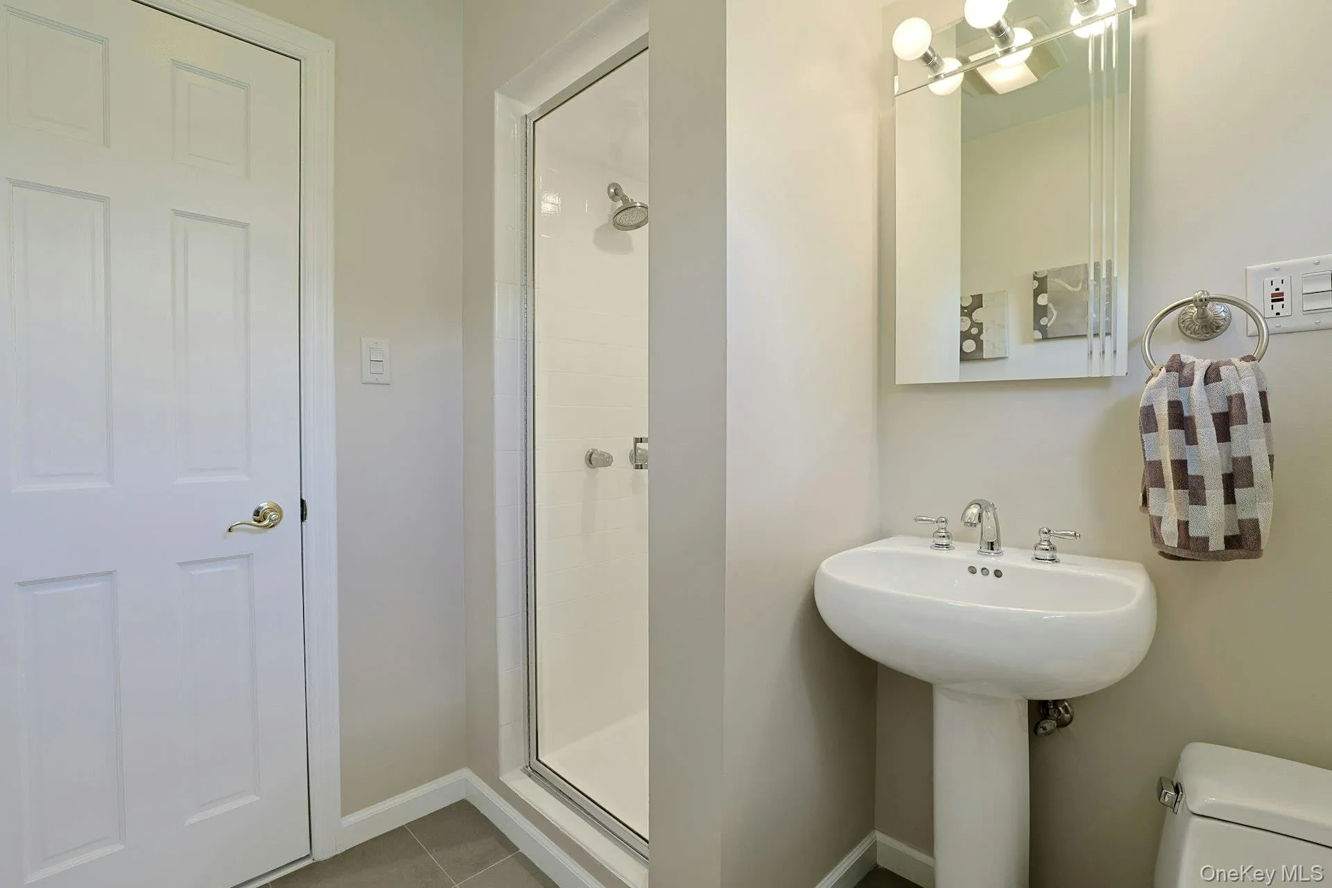 21 Soundview Drive, Eastchester, NY, 5 Bedrooms Bedrooms, 9 Rooms Rooms,3 BathroomsBathrooms,Residential,For Rent,Soundview,0,1008079 21 Soundview Drive, Eastchester, NY, 5 Bedrooms Bedrooms, 9 Rooms Rooms,3 BathroomsBathrooms,Residential,For Rent,Soundview,0,1008079