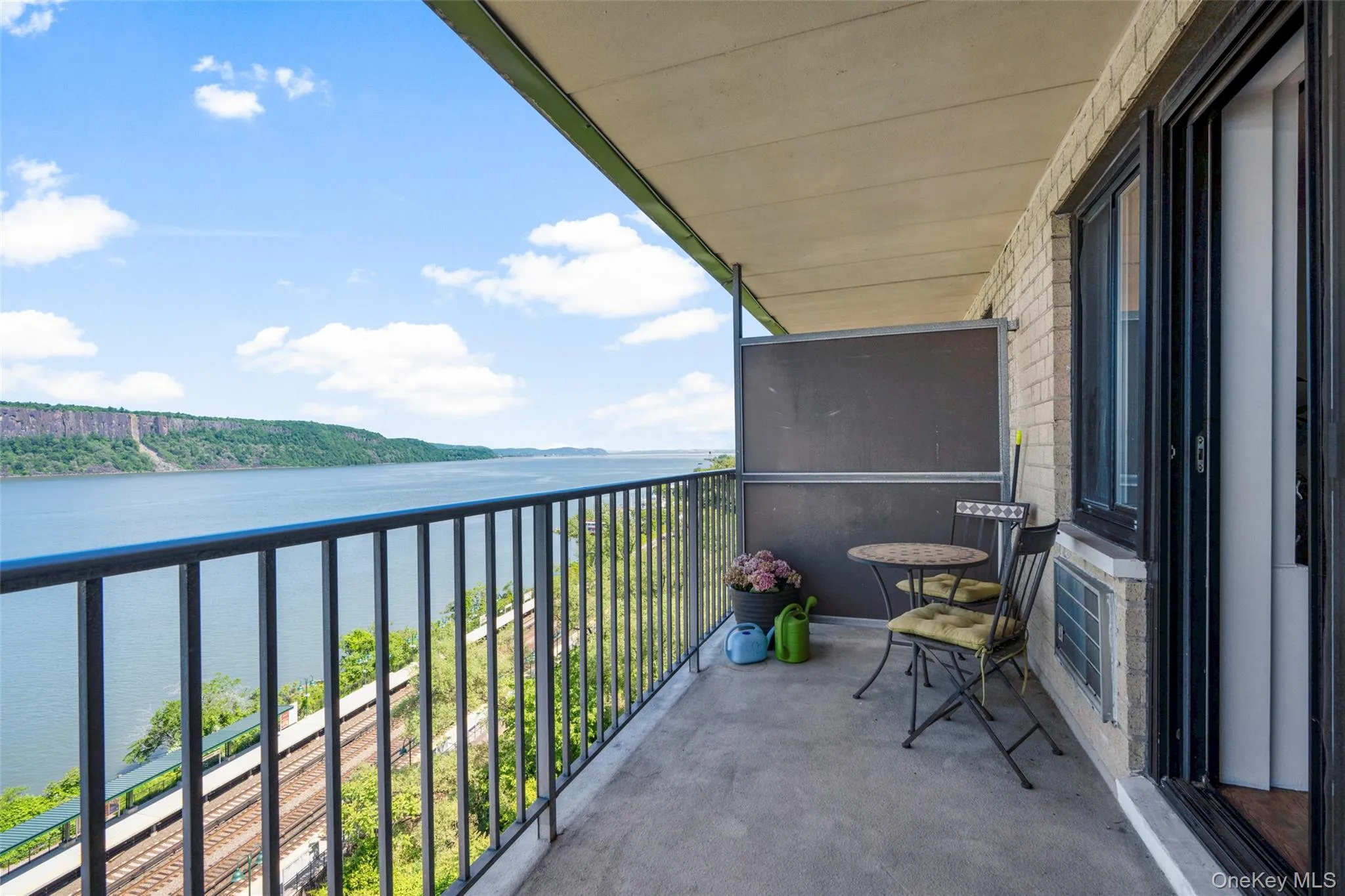 1085 Warburton Avenue, Yonkers, NY, 3 Bedrooms Bedrooms, 6 Rooms Rooms,2 BathroomsBathrooms,Residential,For Rent,Warburton,0,1008087 1085 Warburton Avenue, Yonkers, NY, 3 Bedrooms Bedrooms, 6 Rooms Rooms,2 BathroomsBathrooms,Residential,For Rent,Warburton,0,1008087