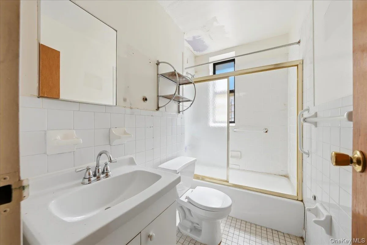 1200 Woodycrest Avenue, New York, NY, 2 Bedrooms Bedrooms, 5 Rooms Rooms,1 BathroomBathrooms,Residential,For Rent,Woodycrest,0,1008090 1200 Woodycrest Avenue, New York, NY, 2 Bedrooms Bedrooms, 5 Rooms Rooms,1 BathroomBathrooms,Residential,For Rent,Woodycrest,0,1008090