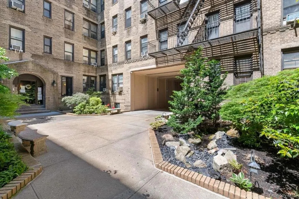 7101 Colonial Road, New York, NY, 1 Bedroom Bedrooms, 3 Rooms Rooms,1 BathroomBathrooms,Residential,For Rent,Colonial,0,1008093 7101 Colonial Road, New York, NY, 1 Bedroom Bedrooms, 3 Rooms Rooms,1 BathroomBathrooms,Residential,For Rent,Colonial,0,1008093