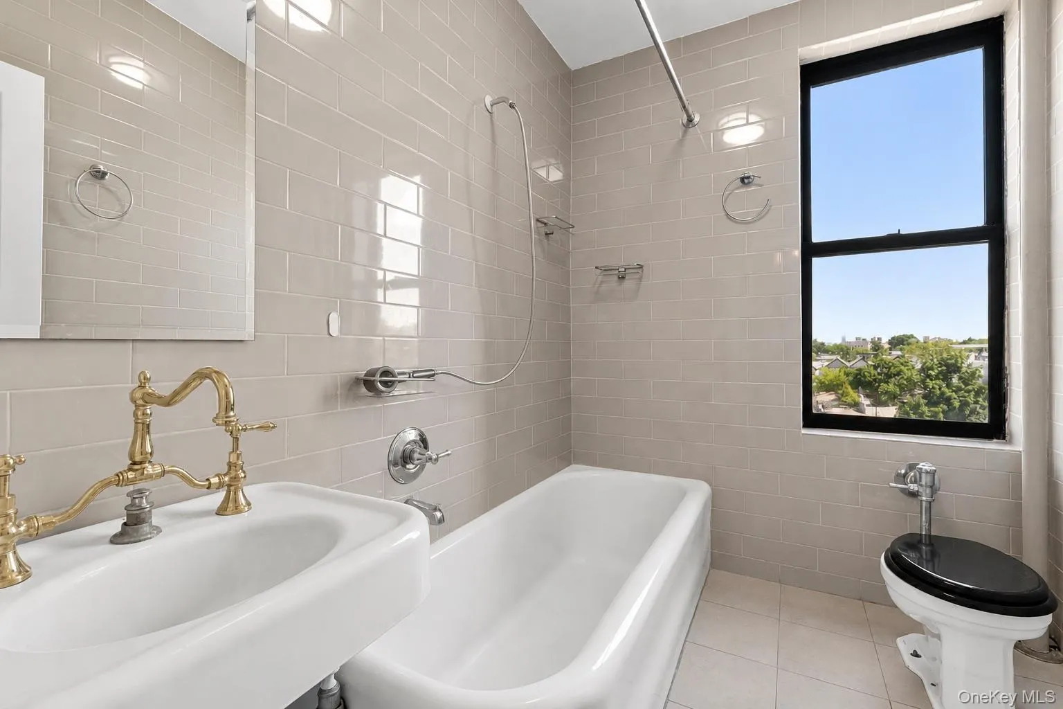 7101 Colonial Road, New York, NY, 1 Bedroom Bedrooms, 3 Rooms Rooms,1 BathroomBathrooms,Residential,For Rent,Colonial,0,1008093 7101 Colonial Road, New York, NY, 1 Bedroom Bedrooms, 3 Rooms Rooms,1 BathroomBathrooms,Residential,For Rent,Colonial,0,1008093