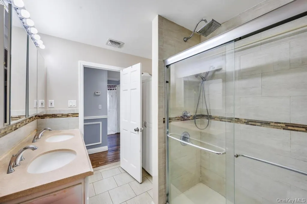 213 Hillcrest Drive, Hempstead, NY, 3 Bedrooms Bedrooms, 8 Rooms Rooms,2 BathroomsBathrooms,Residential,For Rent,Hillcrest,0,1008095 213 Hillcrest Drive, Hempstead, NY, 3 Bedrooms Bedrooms, 8 Rooms Rooms,2 BathroomsBathrooms,Residential,For Rent,Hillcrest,0,1008095