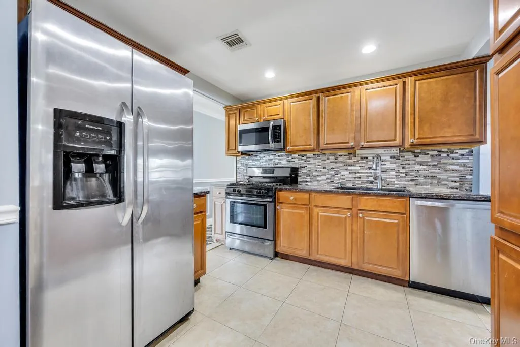 213 Hillcrest Drive, Hempstead, NY, 3 Bedrooms Bedrooms, 8 Rooms Rooms,2 BathroomsBathrooms,Residential,For Rent,Hillcrest,0,1008095 213 Hillcrest Drive, Hempstead, NY, 3 Bedrooms Bedrooms, 8 Rooms Rooms,2 BathroomsBathrooms,Residential,For Rent,Hillcrest,0,1008095