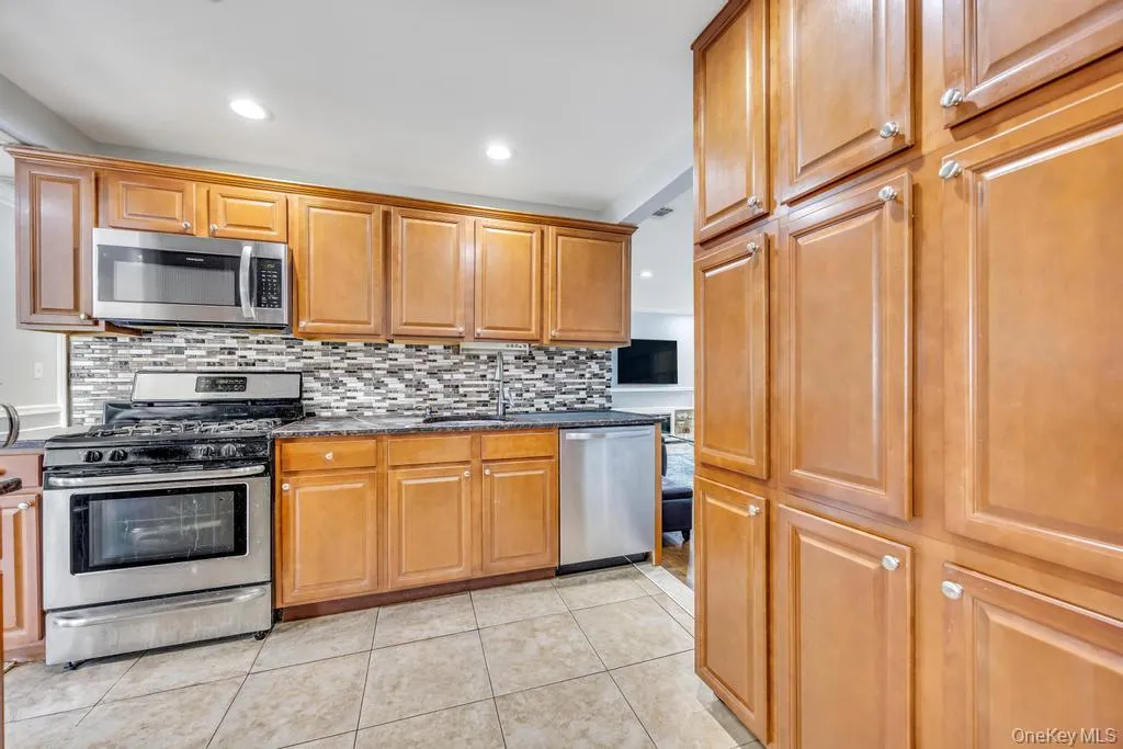 213 Hillcrest Drive, Hempstead, NY, 3 Bedrooms Bedrooms, 8 Rooms Rooms,2 BathroomsBathrooms,Residential,For Rent,Hillcrest,0,1008095 213 Hillcrest Drive, Hempstead, NY, 3 Bedrooms Bedrooms, 8 Rooms Rooms,2 BathroomsBathrooms,Residential,For Rent,Hillcrest,0,1008095
