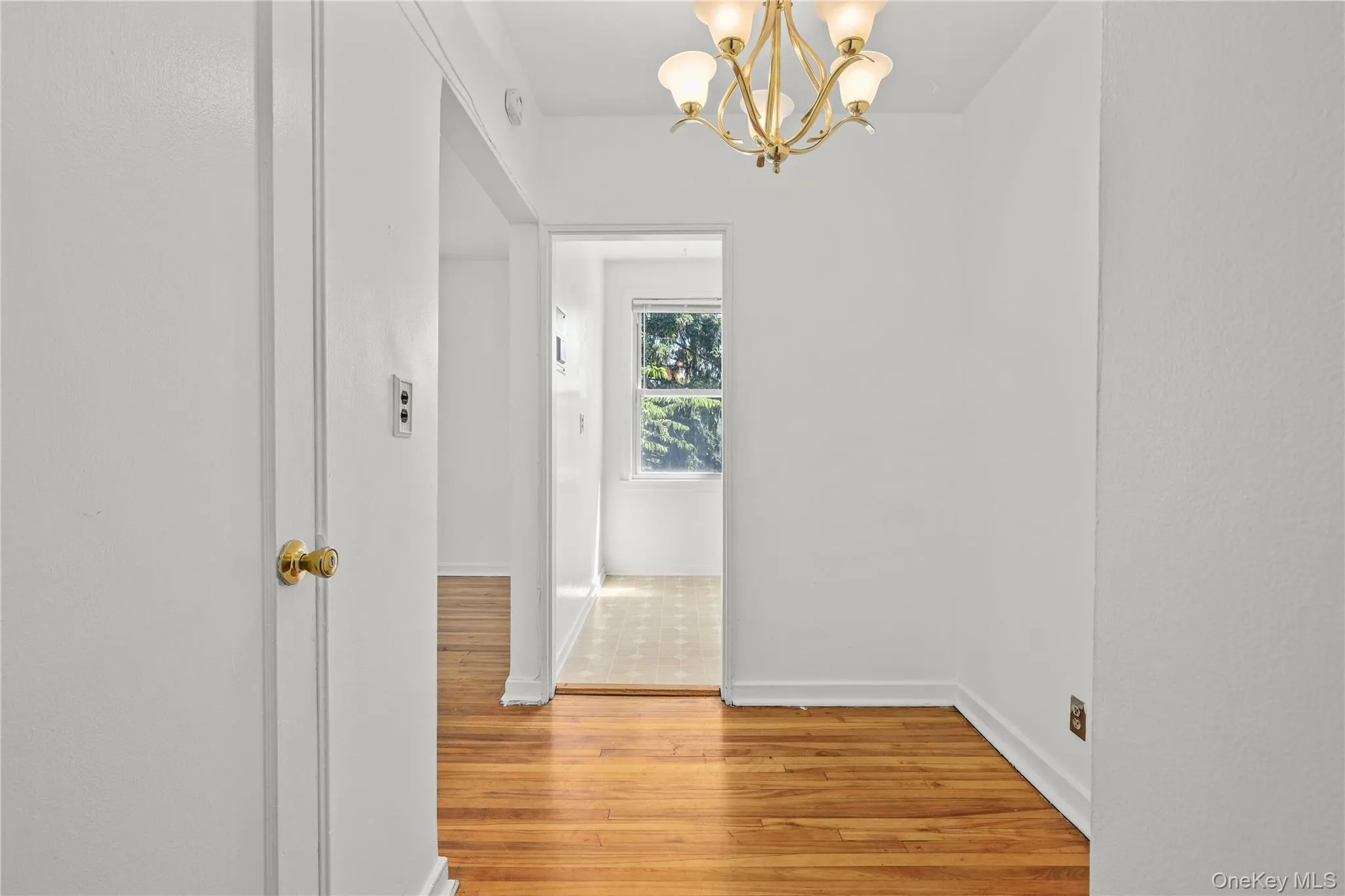 Space for dining table or desk Space for dining table or desk