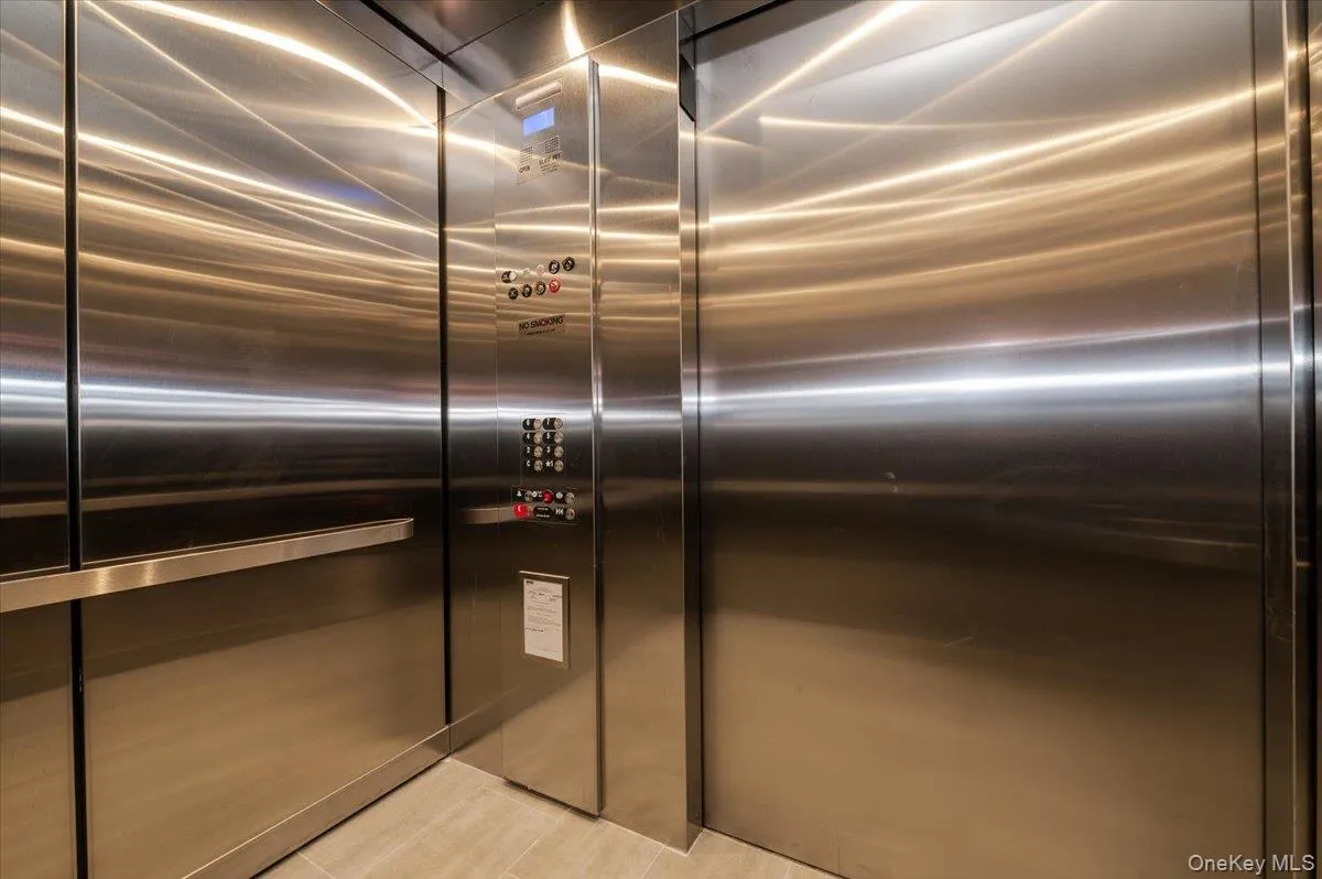 2115 Burr Avenue, New York, NY, 2 Rooms Rooms,1 BathroomBathrooms,Residential Lease,For Rent,Burr,0,1008099 2115 Burr Avenue, New York, NY, 2 Rooms Rooms,1 BathroomBathrooms,Residential Lease,For Rent,Burr,0,1008099