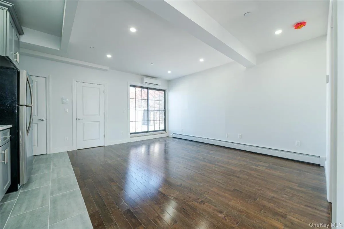 2115 Burr Avenue, New York, NY, 2 Rooms Rooms,1 BathroomBathrooms,Residential Lease,For Rent,Burr,0,1008099 2115 Burr Avenue, New York, NY, 2 Rooms Rooms,1 BathroomBathrooms,Residential Lease,For Rent,Burr,0,1008099