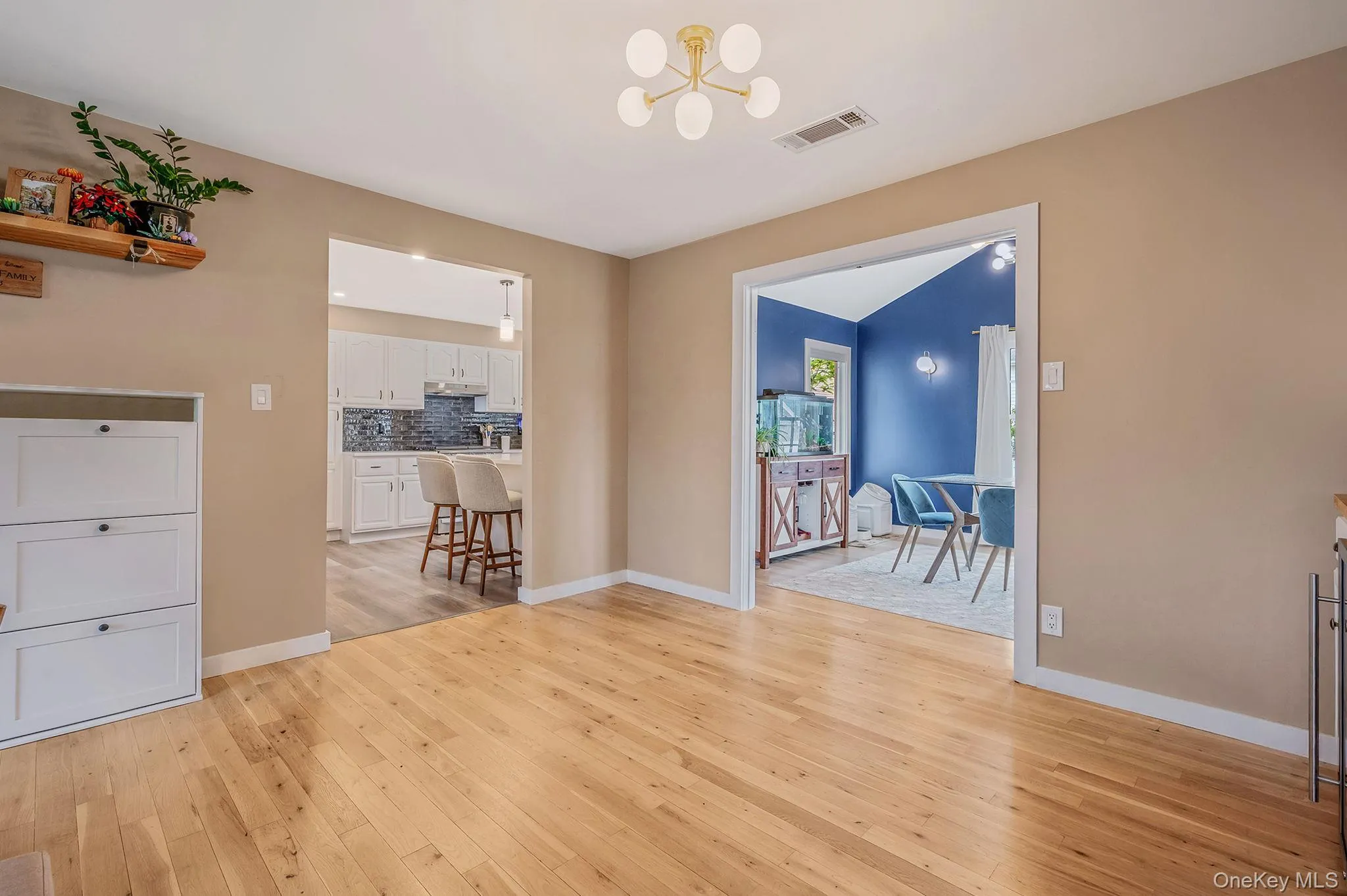 654 5th Street, Babylon, NY, 3 Bedrooms Bedrooms, 7 Rooms Rooms,1 BathroomBathrooms,Residential,For Rent,5th,0,1008100 654 5th Street, Babylon, NY, 3 Bedrooms Bedrooms, 7 Rooms Rooms,1 BathroomBathrooms,Residential,For Rent,5th,0,1008100