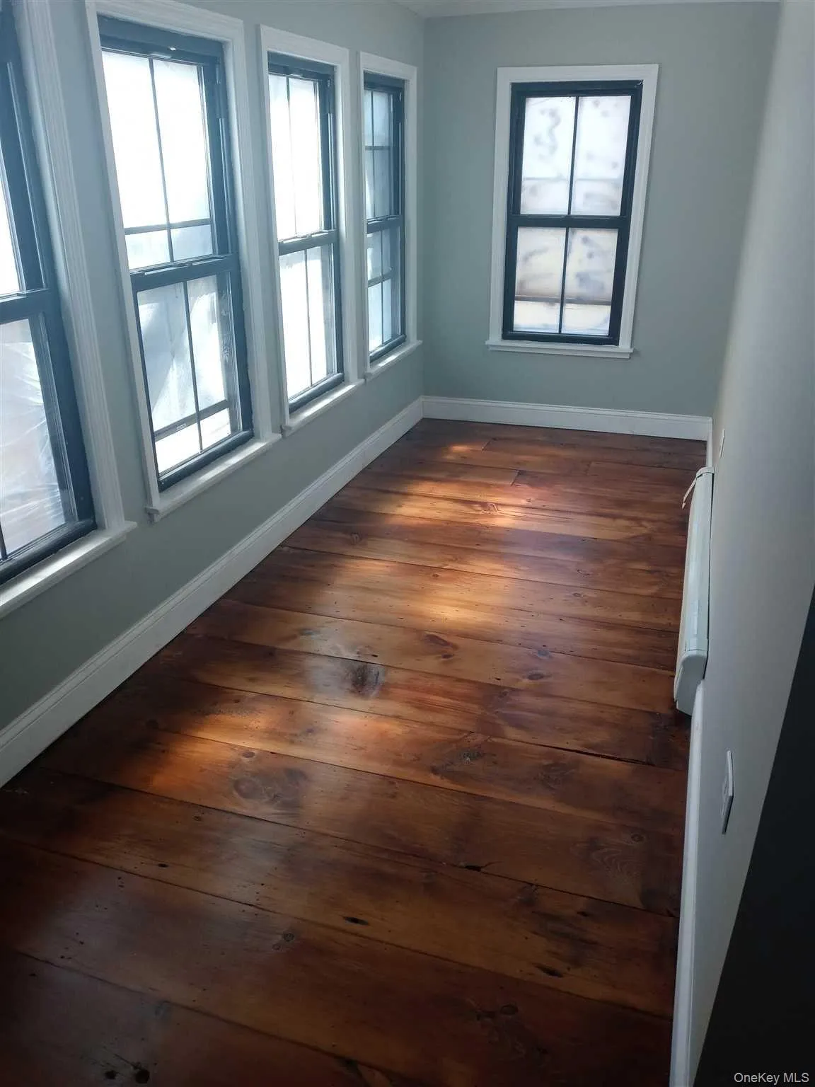Use as sunroom, sitting room, tv room, home office/den. Use as sunroom, sitting room, tv room, home office/den.