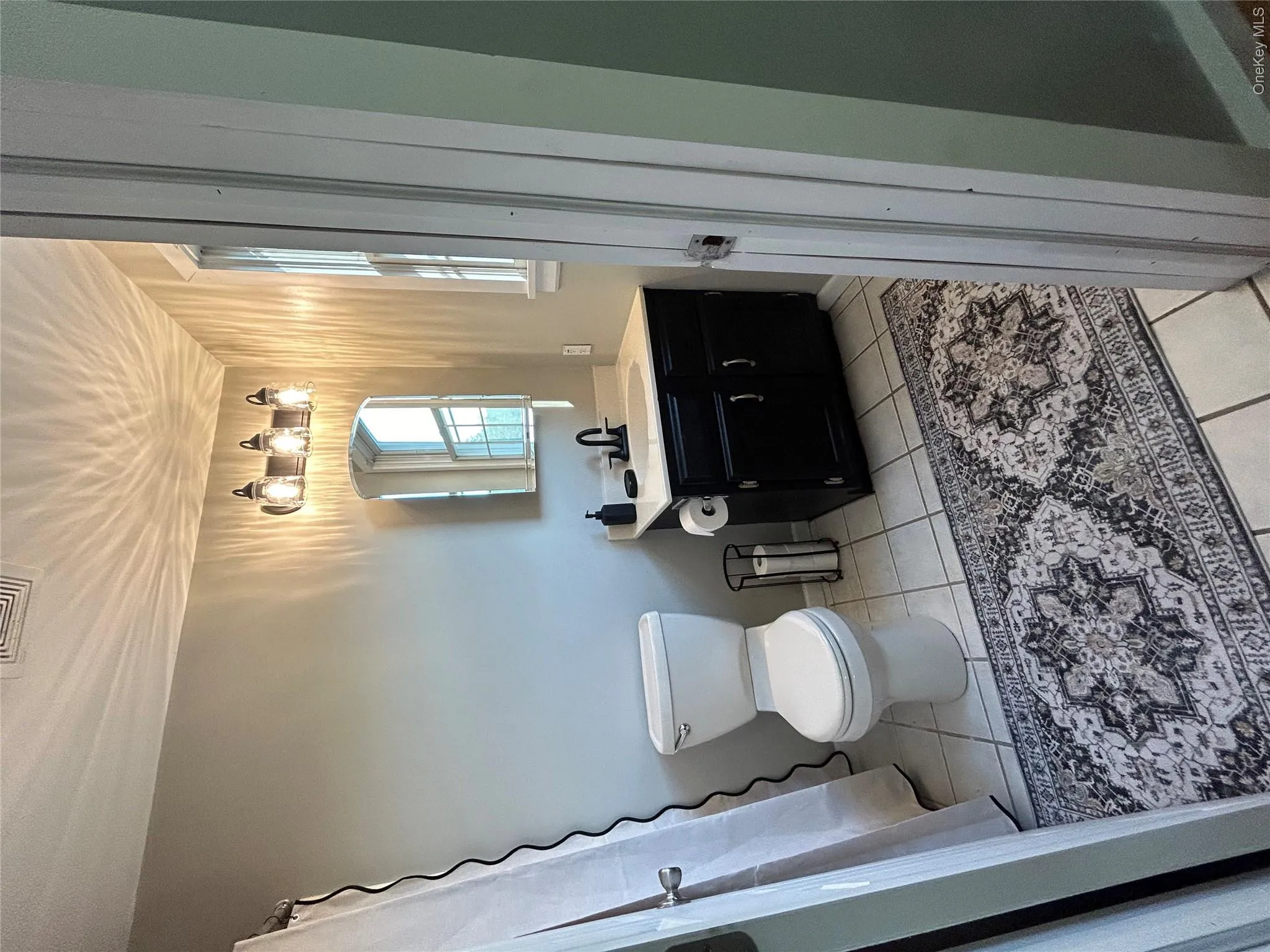 Upstairs Full Bath Upstairs Full Bath