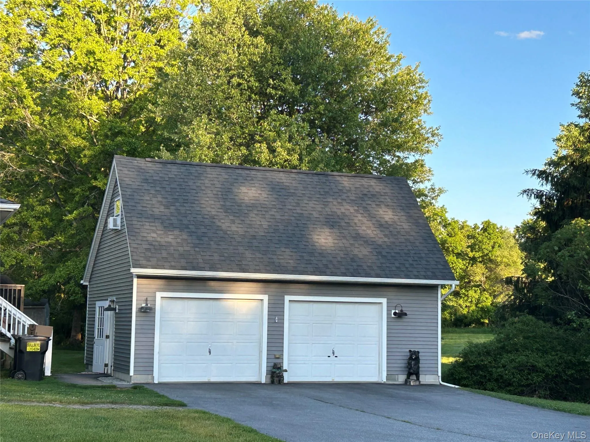 Detached two story "garage"! Detached two story "garage"!