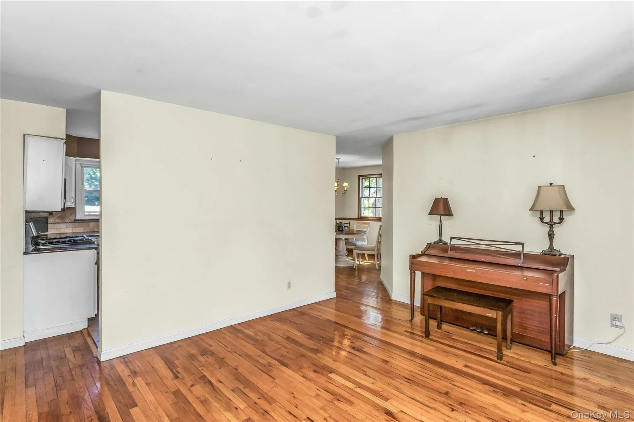 735 Muncey Road, Islip, NY, 4 Bedrooms Bedrooms, 8 Rooms Rooms,2 BathroomsBathrooms,Residential,For Rent,Muncey,0,1008120 735 Muncey Road, Islip, NY, 4 Bedrooms Bedrooms, 8 Rooms Rooms,2 BathroomsBathrooms,Residential,For Rent,Muncey,0,1008120
