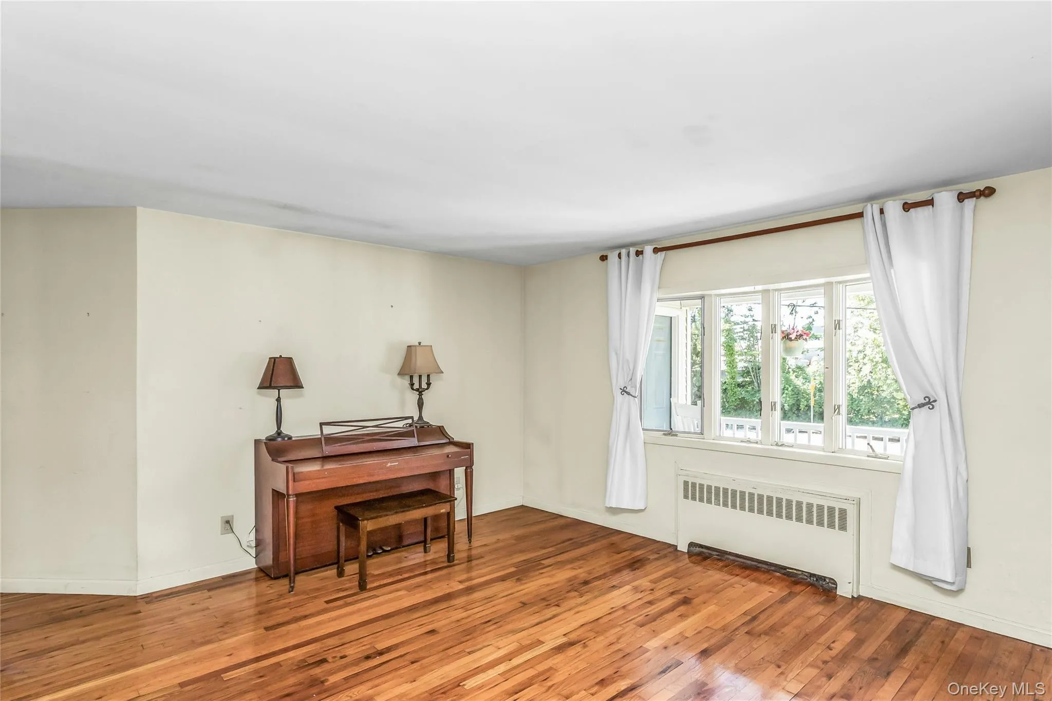 735 Muncey Road, Islip, NY, 4 Bedrooms Bedrooms, 8 Rooms Rooms,2 BathroomsBathrooms,Residential,For Rent,Muncey,0,1008120 735 Muncey Road, Islip, NY, 4 Bedrooms Bedrooms, 8 Rooms Rooms,2 BathroomsBathrooms,Residential,For Rent,Muncey,0,1008120