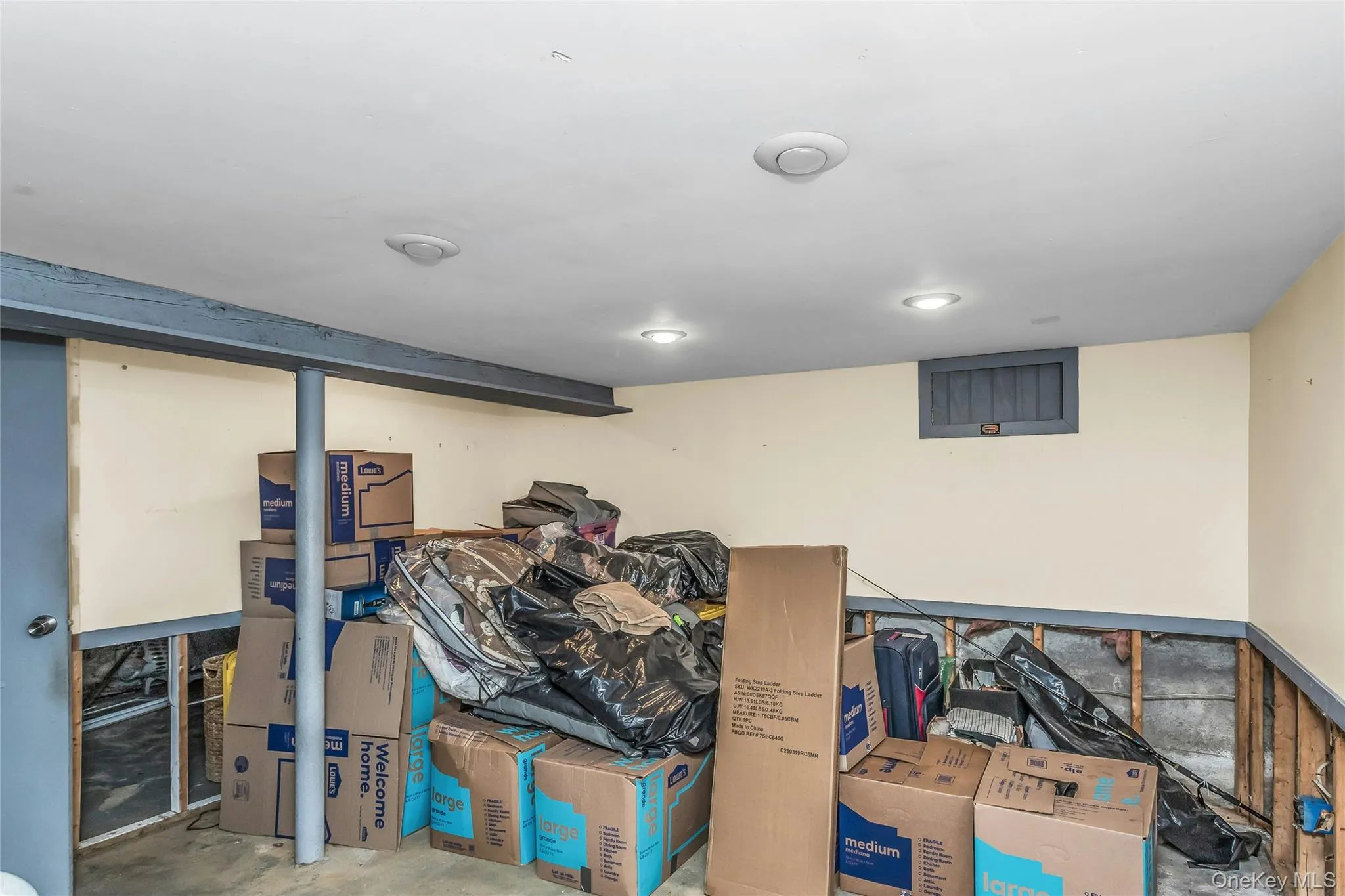 735 Muncey Road, Islip, NY, 4 Bedrooms Bedrooms, 8 Rooms Rooms,2 BathroomsBathrooms,Residential,For Rent,Muncey,0,1008120 735 Muncey Road, Islip, NY, 4 Bedrooms Bedrooms, 8 Rooms Rooms,2 BathroomsBathrooms,Residential,For Rent,Muncey,0,1008120