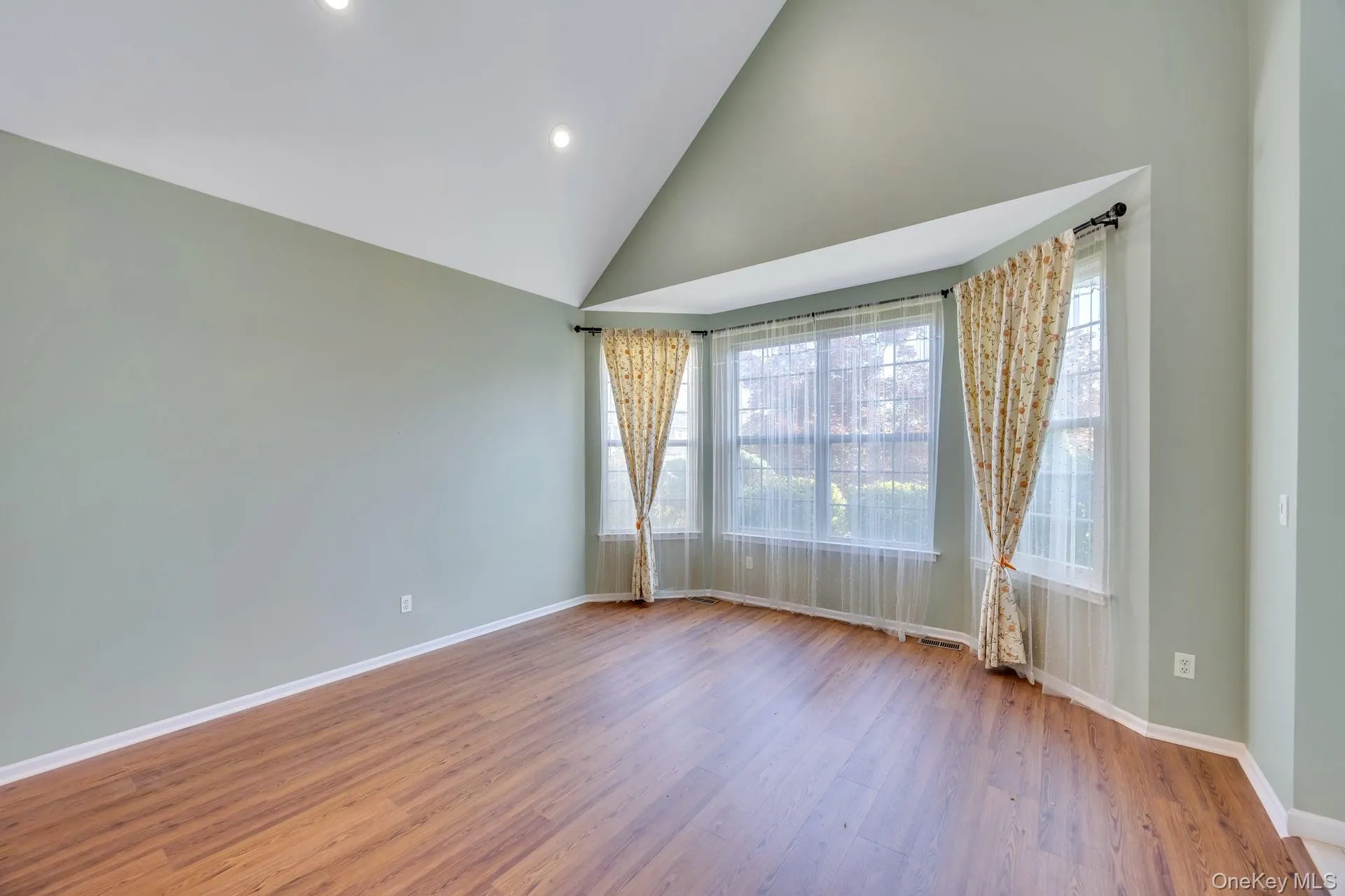 33 Peachtree Court, Brookhaven, NY, 4 Bedrooms Bedrooms, 8 Rooms Rooms,2 BathroomsBathrooms,Residential,For Rent,Peachtree,0,1008124 33 Peachtree Court, Brookhaven, NY, 4 Bedrooms Bedrooms, 8 Rooms Rooms,2 BathroomsBathrooms,Residential,For Rent,Peachtree,0,1008124